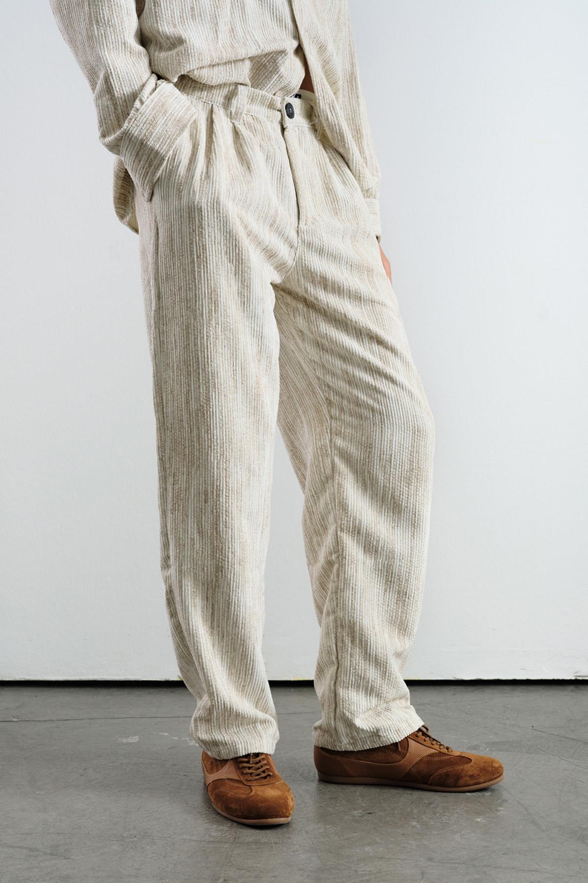 EFEKTLİ PİLİLİ KADİFE BEJ PANTOLON