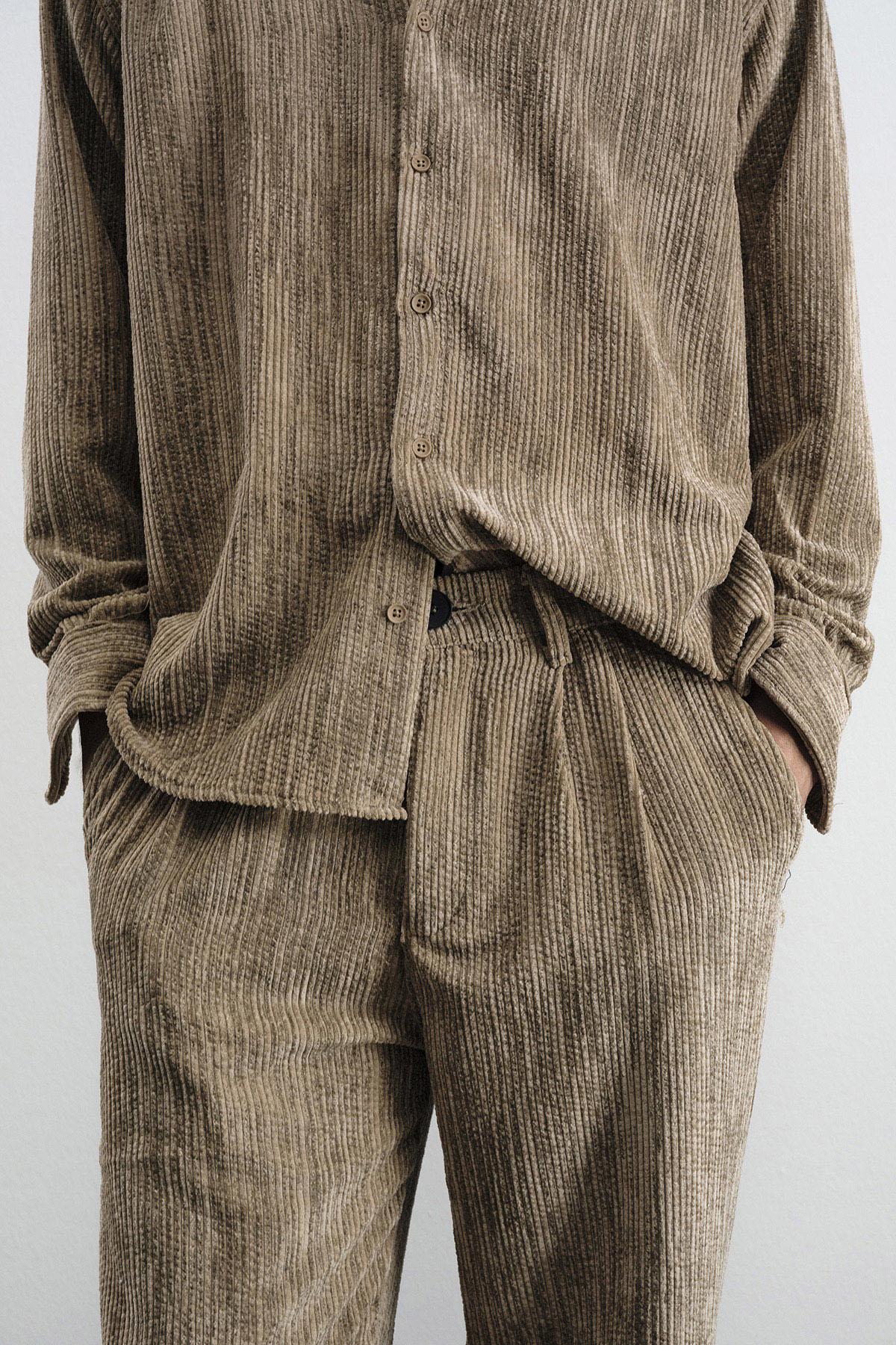 EFEKTLİ PİLİLİ KADİFE KAHVERENGİ PANTOLON