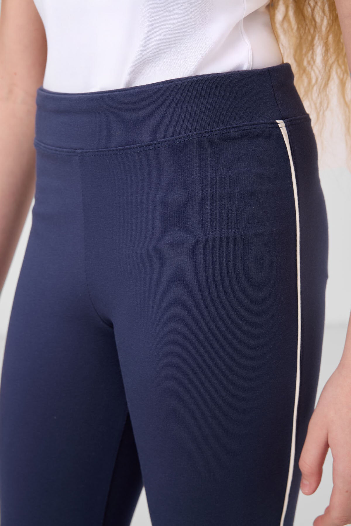 Ekru-İndigo Pamuklu O Yaka Standart Fit Basic İspanyol Paça Kız Çocuk Tayt Takım - 75192