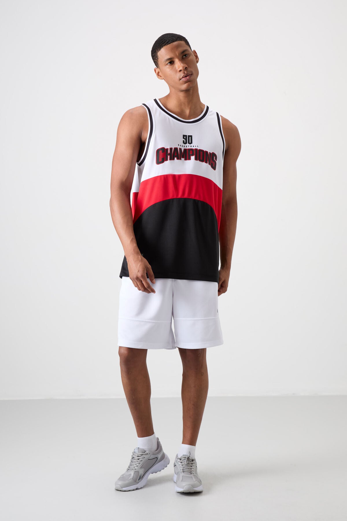 Siyah Nefes Alan Dokulu İnce Esnek Standart Fit Erkek Basketbol Atlet - 88395