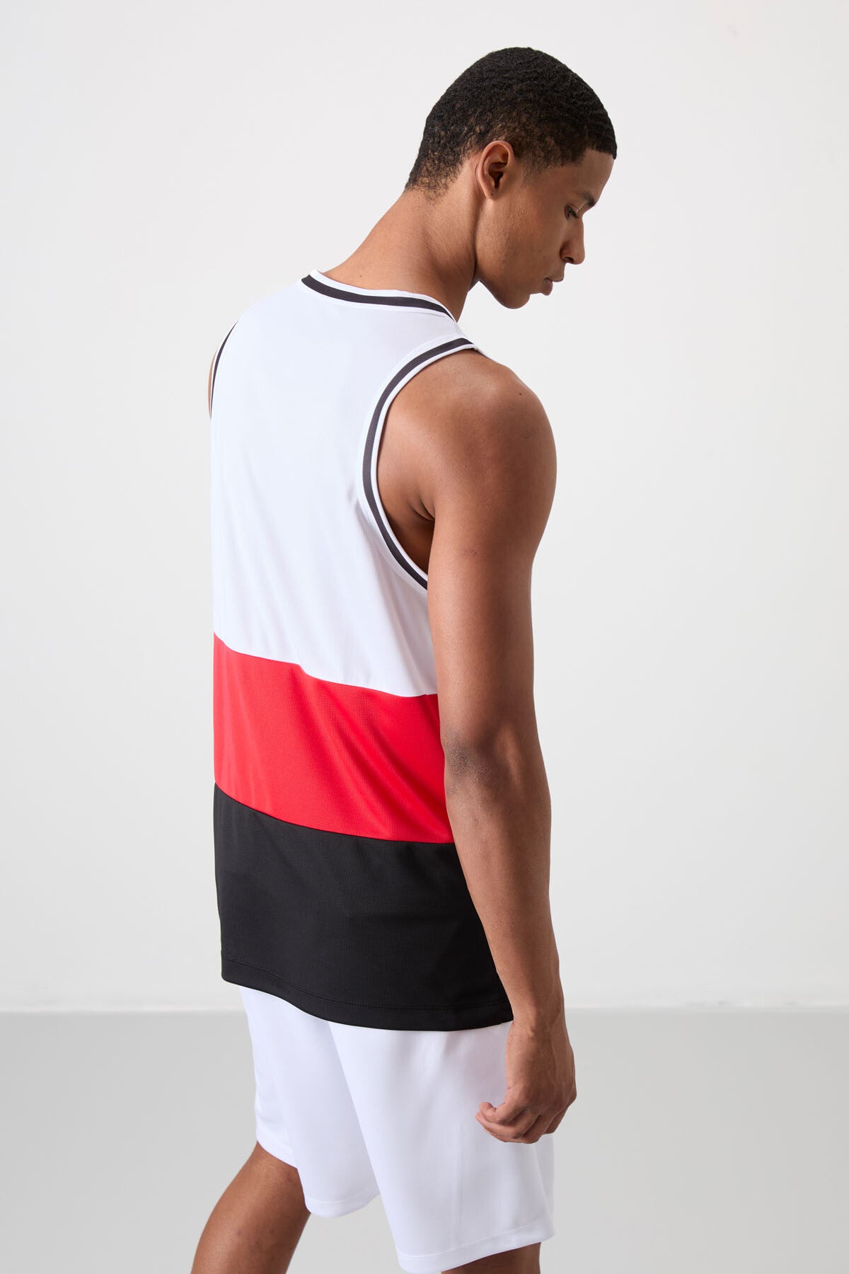 Siyah Nefes Alan Dokulu İnce Esnek Standart Fit Erkek Basketbol Atlet - 88395