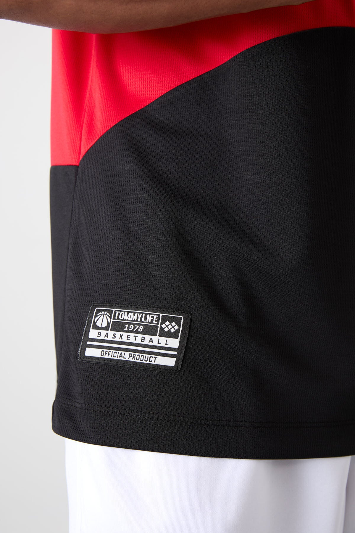 Siyah Nefes Alan Dokulu İnce Esnek Standart Fit Erkek Basketbol Atlet - 88395