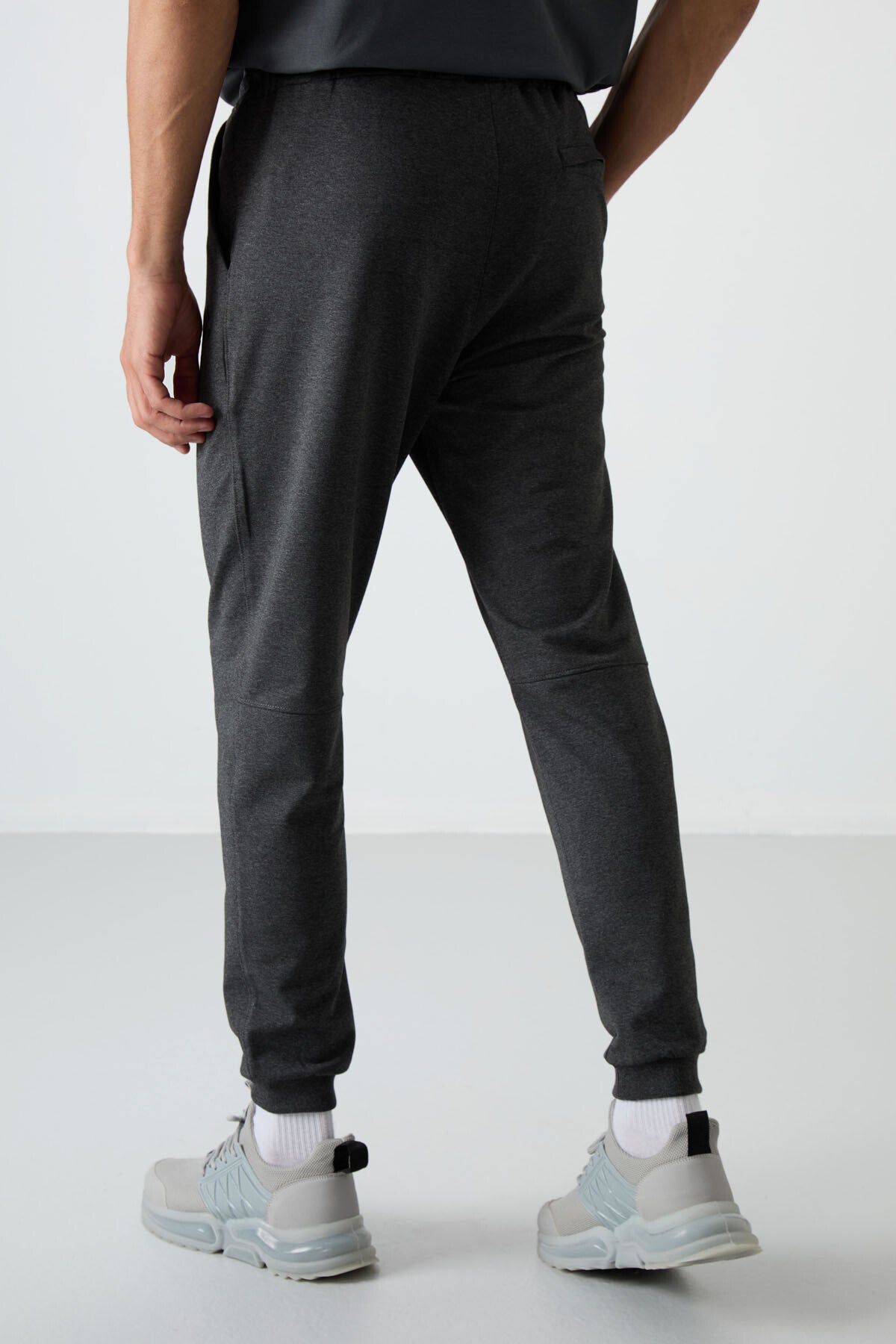 Antrasıt Melanj Pamuklu Yumuşak Dokulu Comfort Fit Nakışlı Erkek Jogger - 82123
