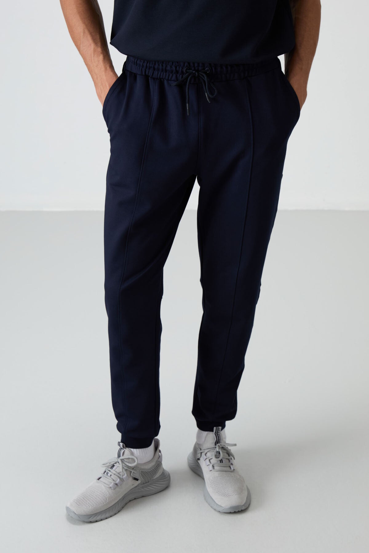 İndigo Pamuklu Yumuşak Dokulu Comfort Fit Nakışlı Erkek Jogger - 82123