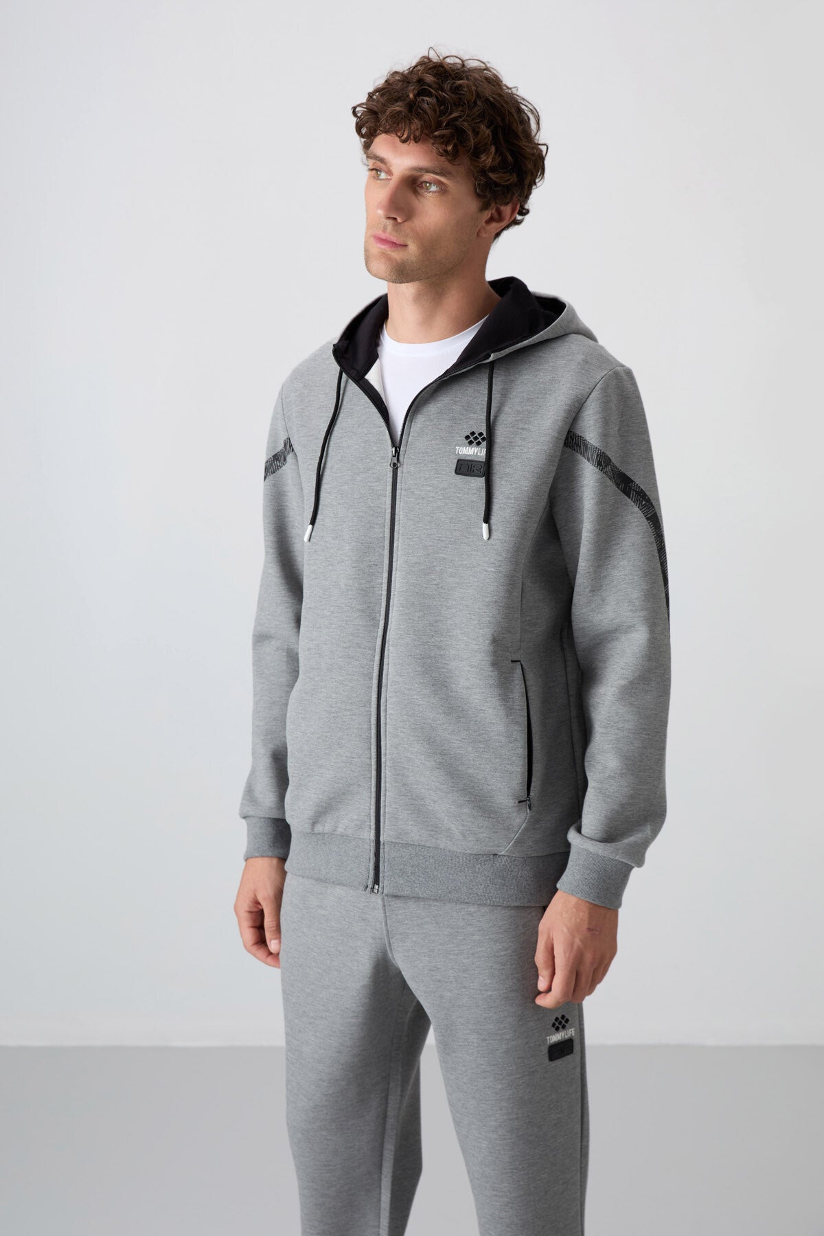 Gri Melanj Pamuklu Kalın Yumuşak Dokulu Comfort Fit Baskılı Erkek Eşofman Takım - 85236