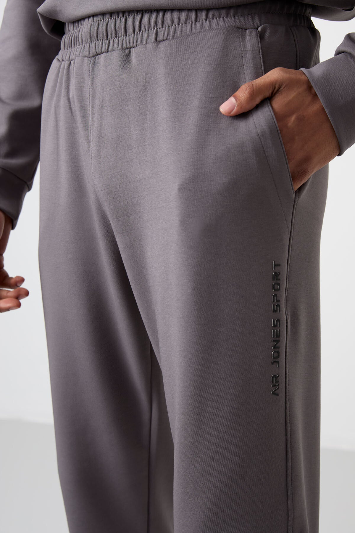 Koyu Gri Pamuklu Kalın Yumuşak Dokulu Comfort Fit Baskılı Erkek Eşofman Takım - 85253
