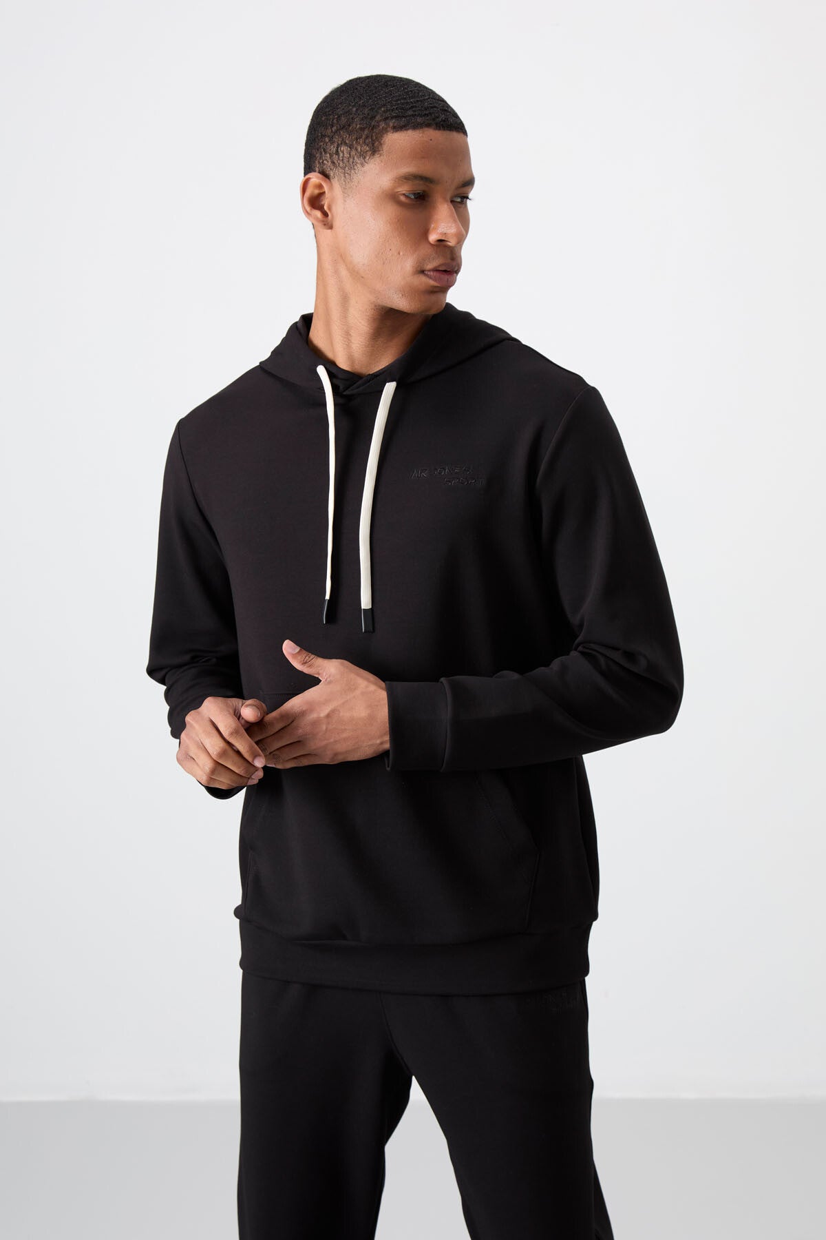 Siyah - Siyah Pamuklu Kalın Yumuşak Dokulu Comfort Fit Nakışlı Erkek Eşofman Takım - 85255