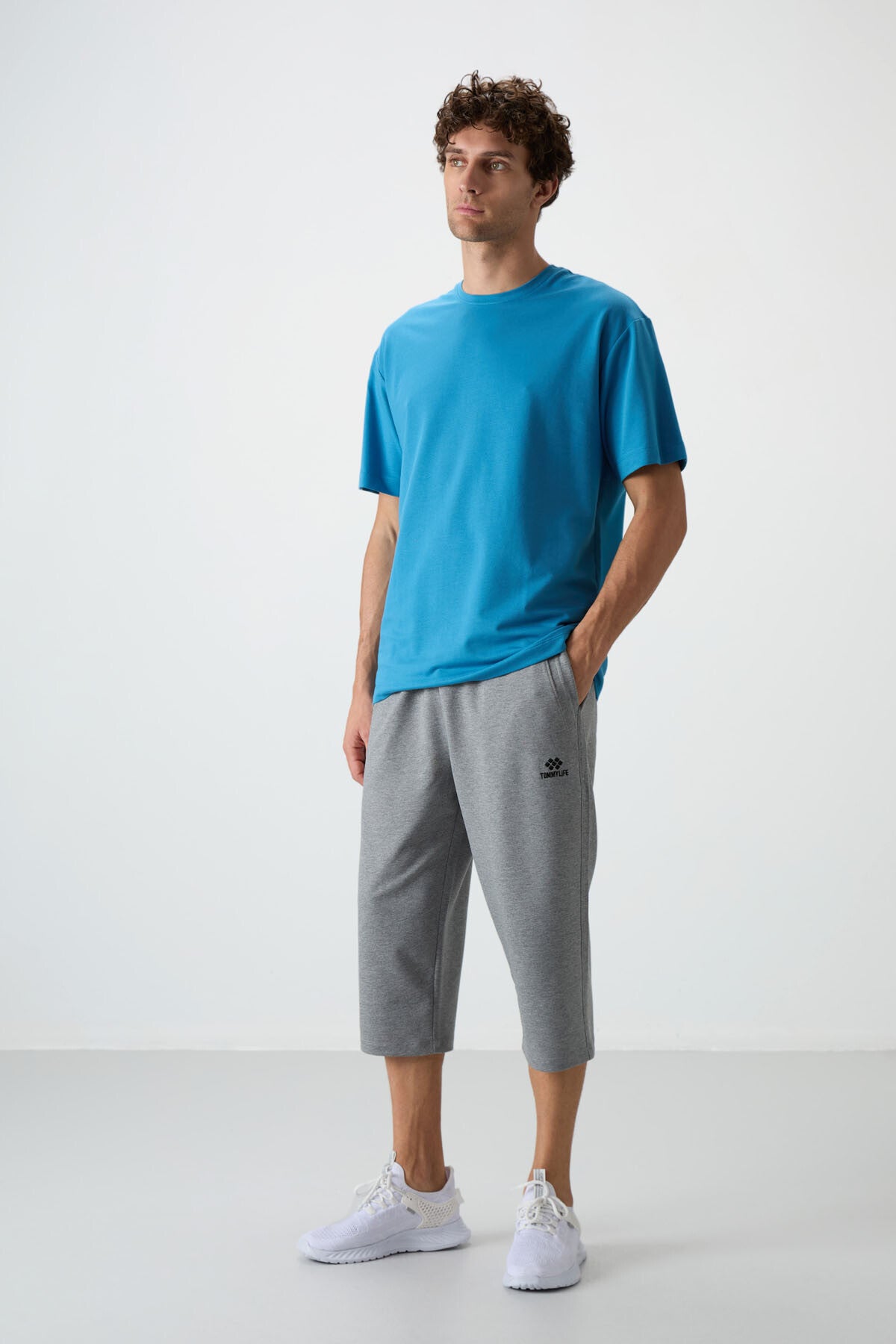 Gri Melanj Pamuklu Yumuşak Dokulu Standart Fit Nakışlı Erkek Kapri - 83102