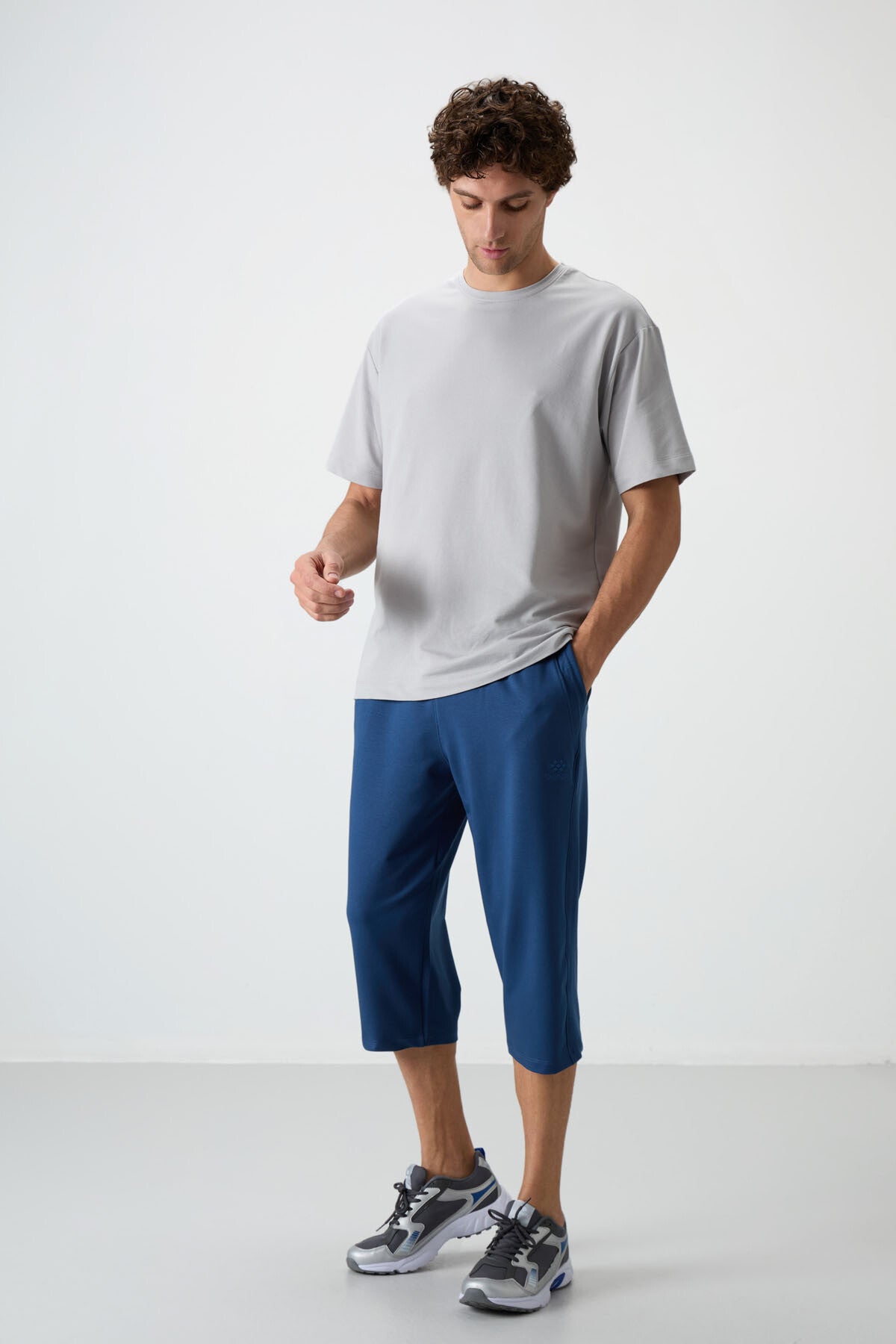 Parlament Pamuklu Yumuşak Dokulu Standart Fit Nakışlı Erkek Kapri - 83102