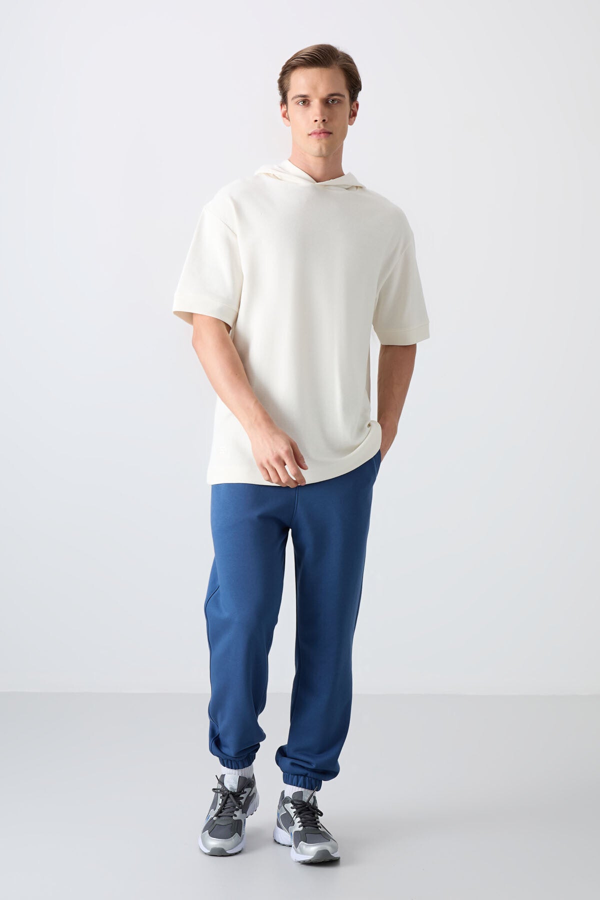 Ekru Pamuklu Kalın Yüzeyi Dokulu Oversize Fit Basic Erkek T-Shirt - 88335
