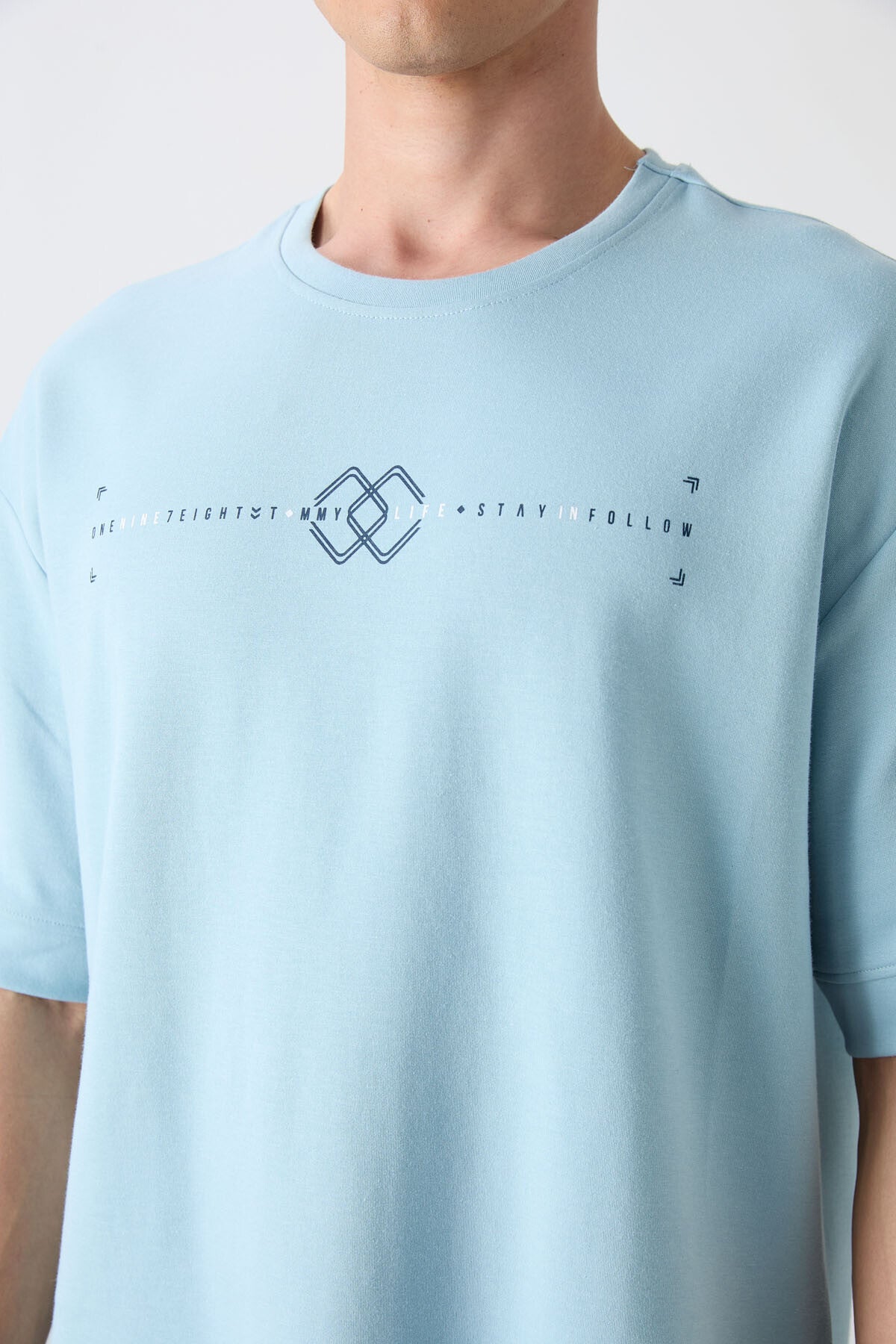 Açık Mavi Pamuklu Kalın Yumuşak Dokulu Oversize Fit Baskılı Erkek T-Shirt - 88323