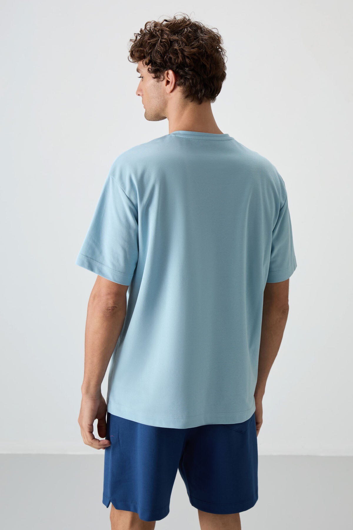 Açık Mavi Pamuklu Kalın Yüzeyi Dokulu Oversize Fit  Baskılı Erkek T-Shirt - 88367