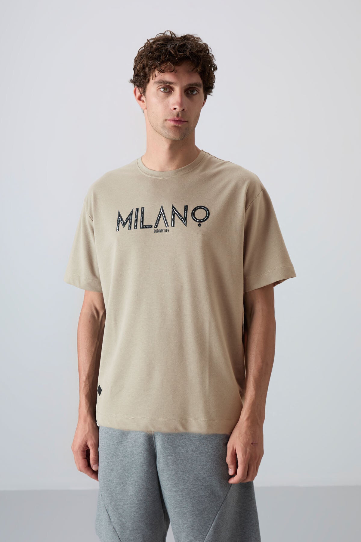 Bej Pamuklu Kalın Yumuşak Dokulu Oversize Fit Baskılı Erkek T-Shirt - 88345