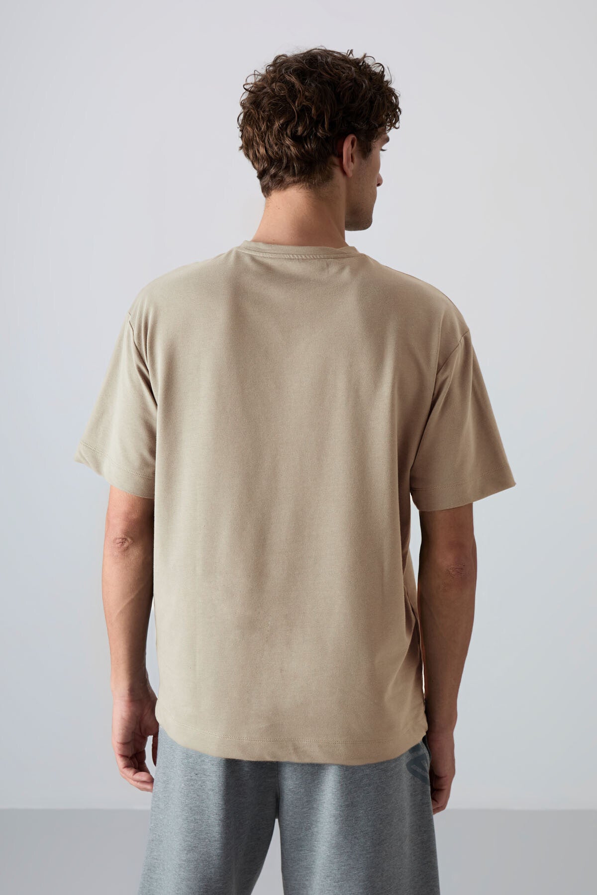 Bej Pamuklu Kalın Yumuşak Dokulu Oversize Fit Baskılı Erkek T-Shirt - 88345