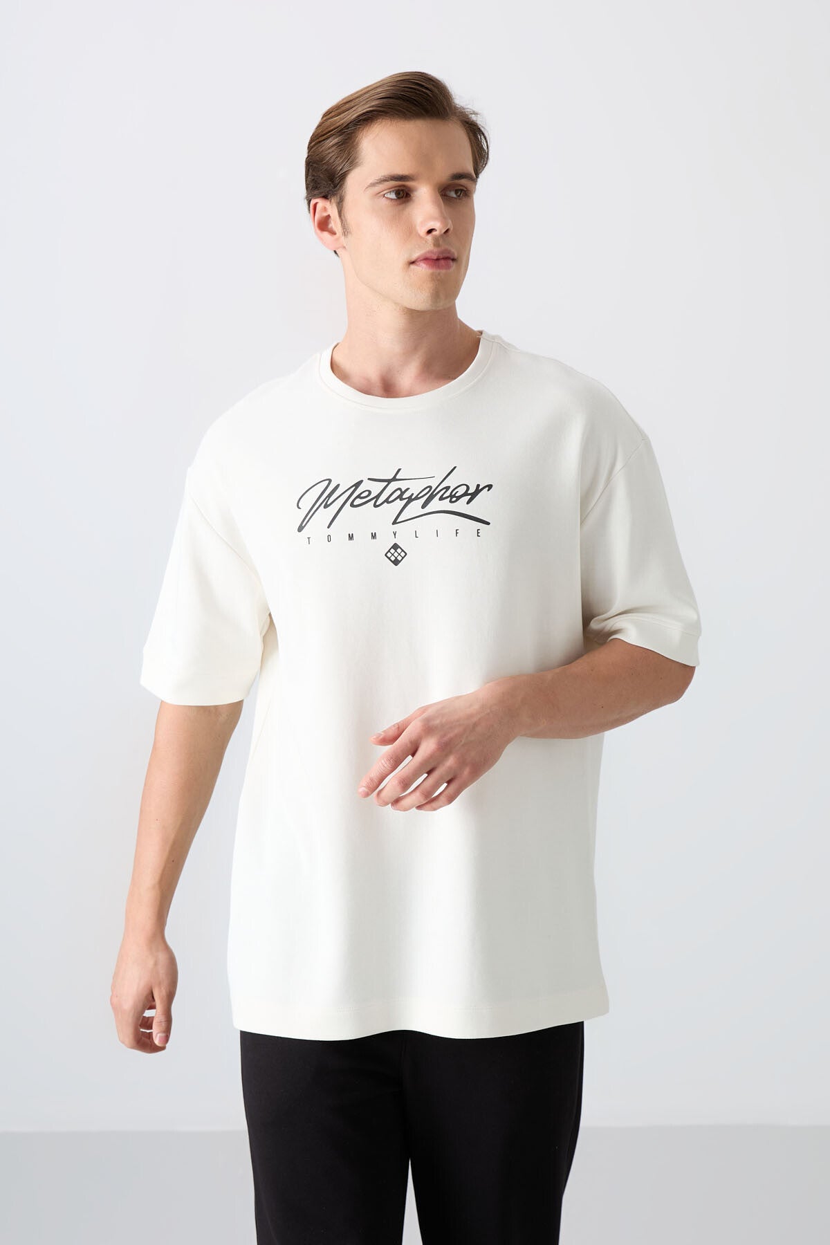 Ekru Pamuklu Kalın Yumuşak Dokulu Oversize Fit Baskılı Erkek T-Shirt - 88320