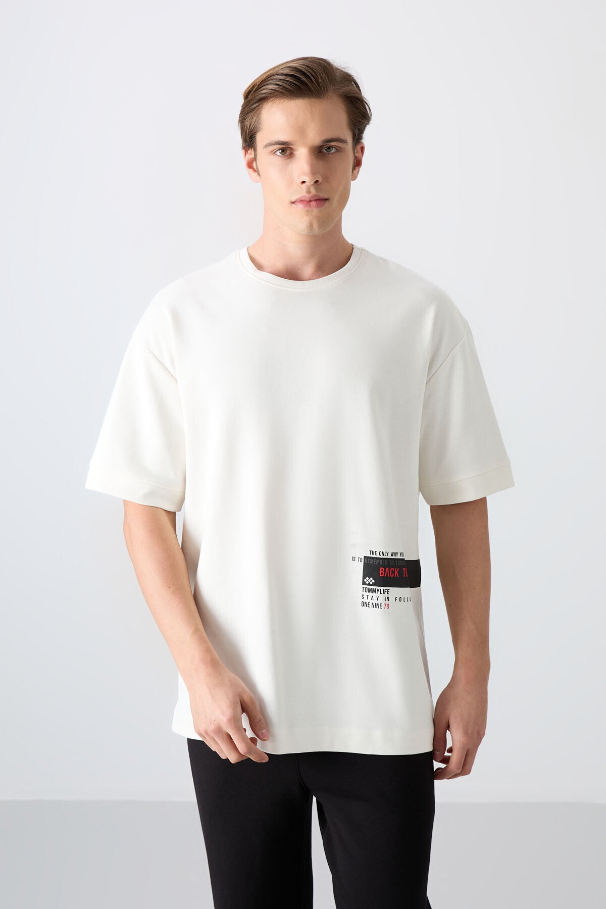Ekru Pamuklu Kalın Yumuşak Dokulu Oversize Fit Baskılı Erkek T-Shirt - 88322