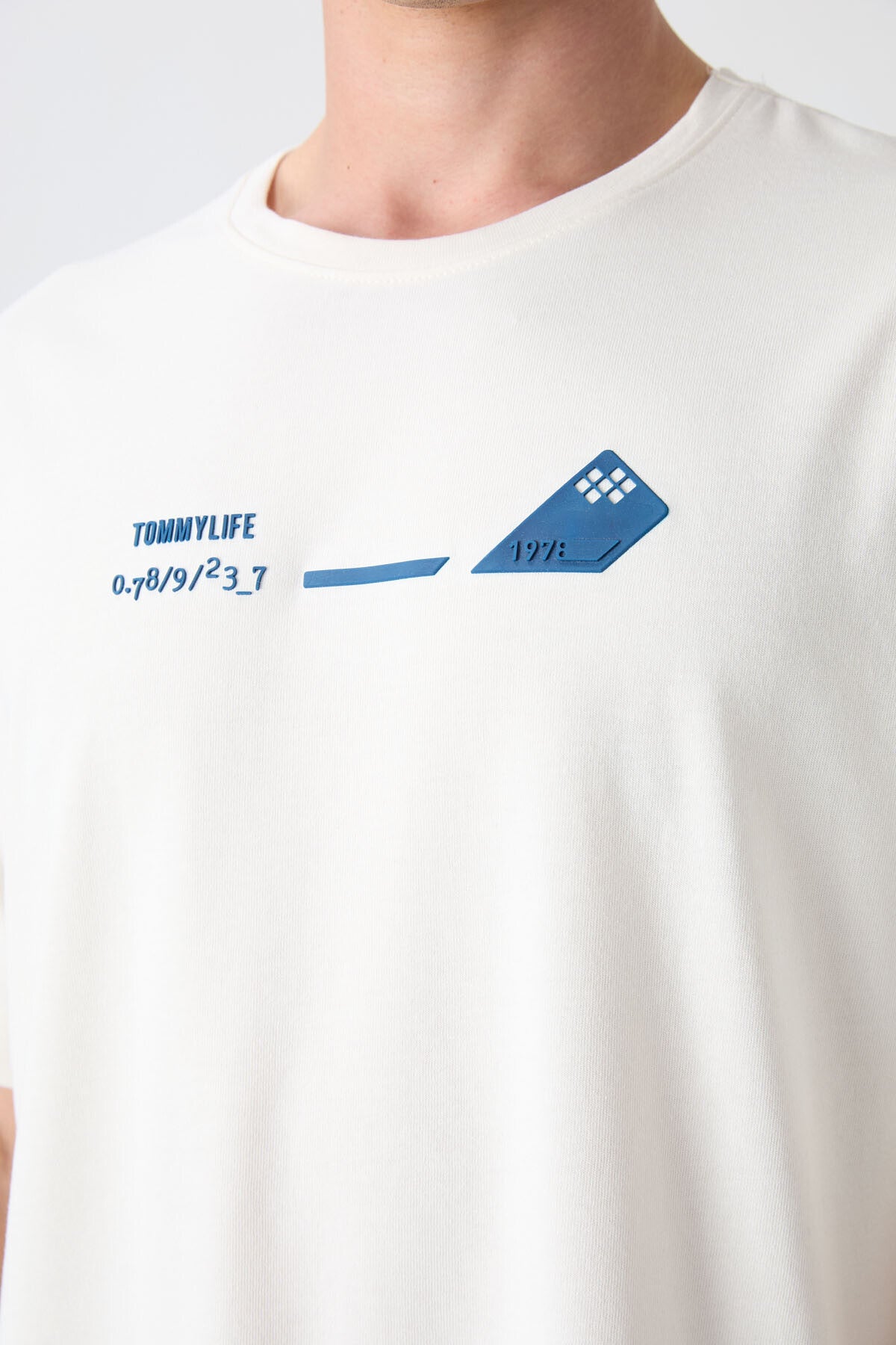 Ekru Pamuklu Kalın Yumuşak Dokulu Oversize Fit Baskılı Erkek T-Shirt - 88330