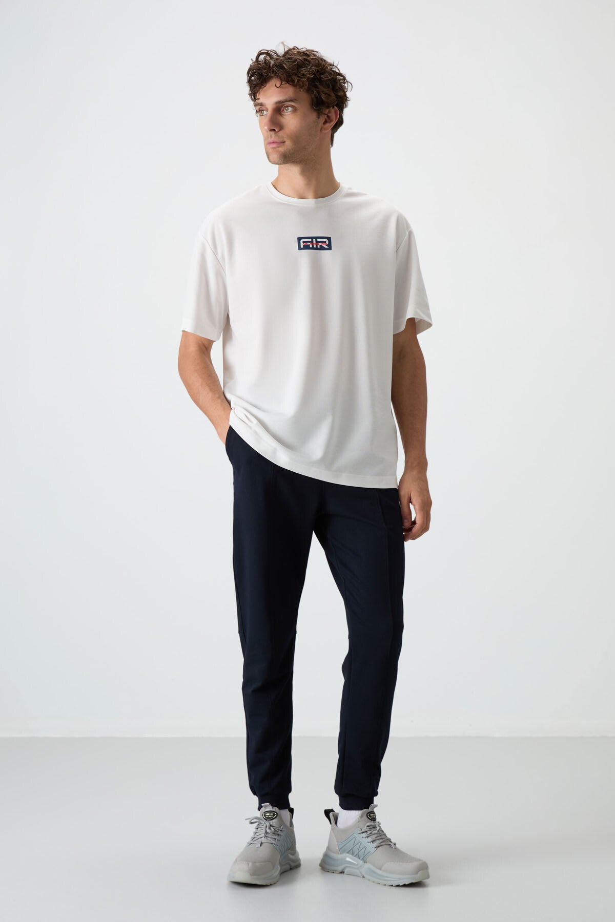 Ekru Pamuklu Kalın Yüzeyi Dokulu Oversize Fit  Baskılı Erkek T-Shirt - 88367