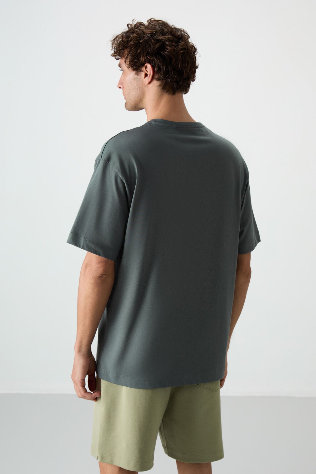 Haki %100 Pamuk Kalın Yumuşak Dokulu Oversize Fit Baskılı Erkek T-Shirt - 88360
