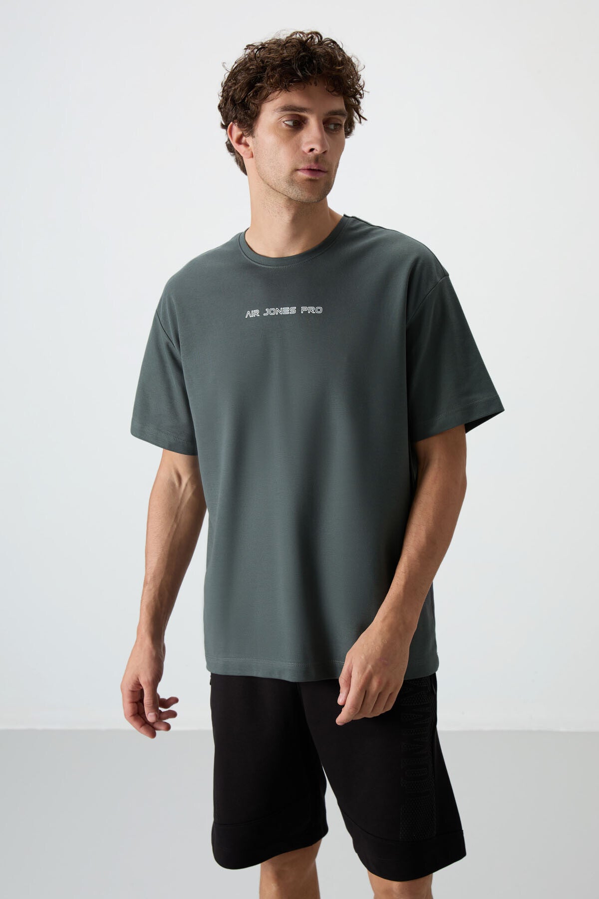 Haki Pamuklu Kalın Yüzeyi Dokulu Oversize Fit  Baskılı Erkek T-Shirt - 88364