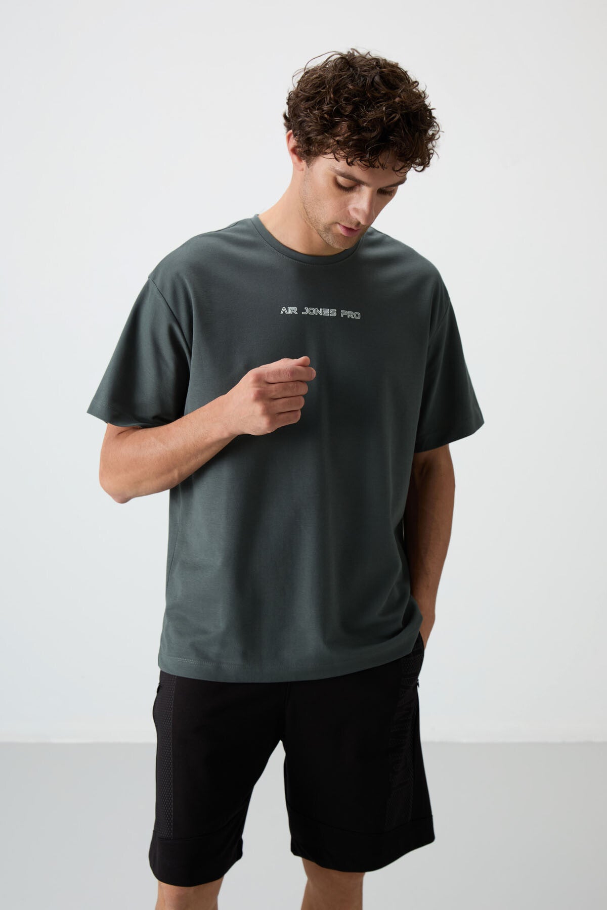 Haki Pamuklu Kalın Yüzeyi Dokulu Oversize Fit  Baskılı Erkek T-Shirt - 88364