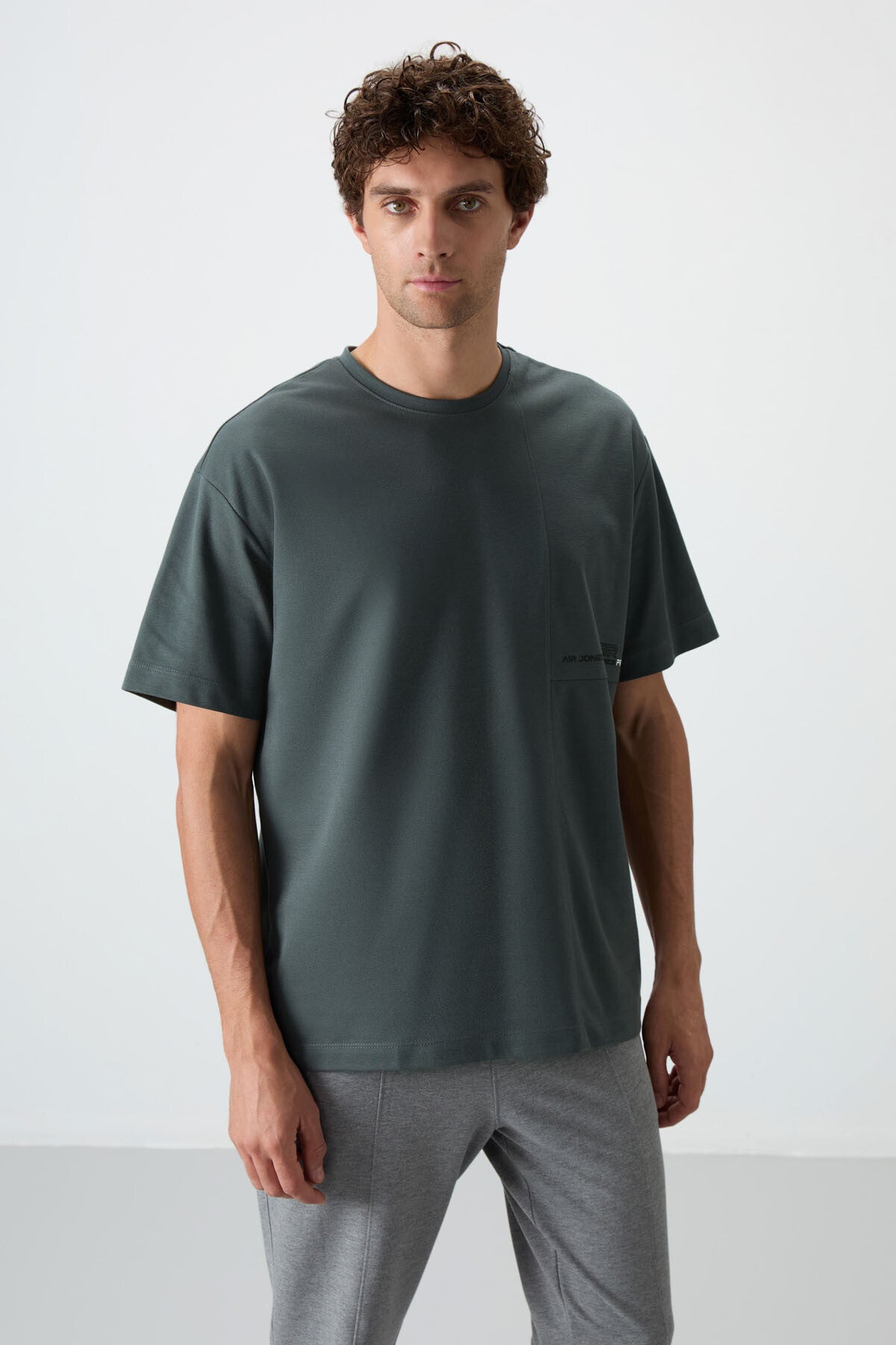 Haki Pamuklu Kalın Yüzeyi Dokulu Oversize Fit  Baskılı Erkek T-Shirt - 88370