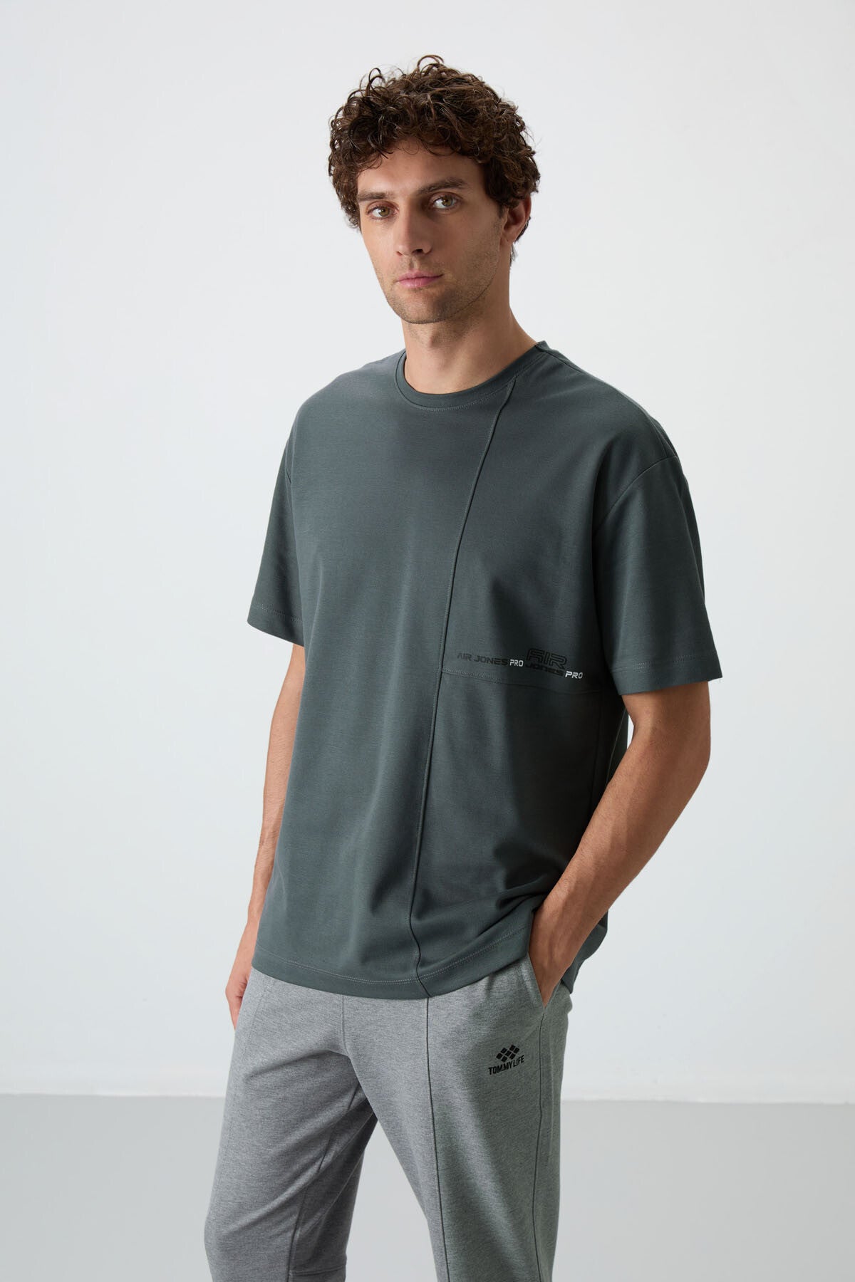 Haki Pamuklu Kalın Yüzeyi Dokulu Oversize Fit  Baskılı Erkek T-Shirt - 88370