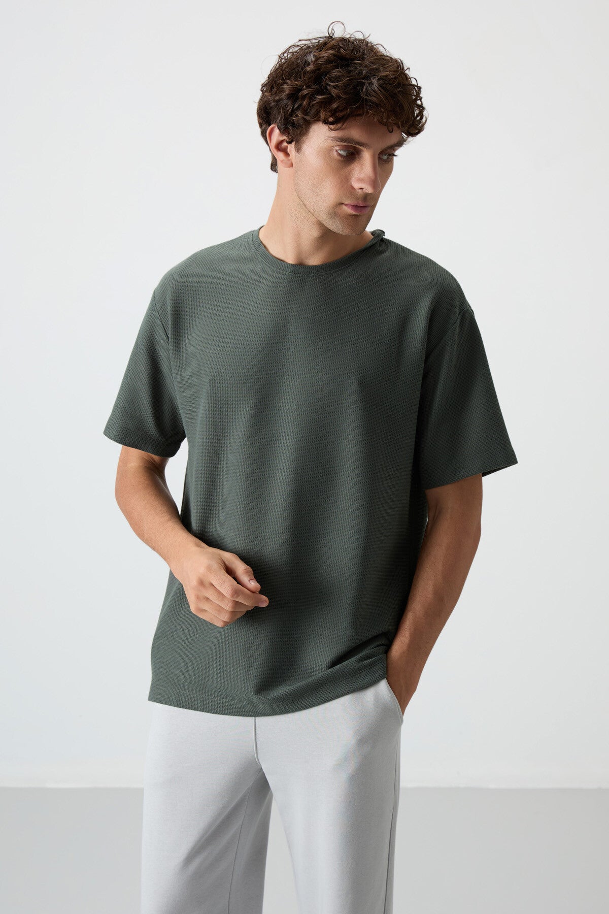 Haki Waffle İnterlok Yüzeyi Dokulu Oversize Fit Basic Erkek T-Shirt - 88379