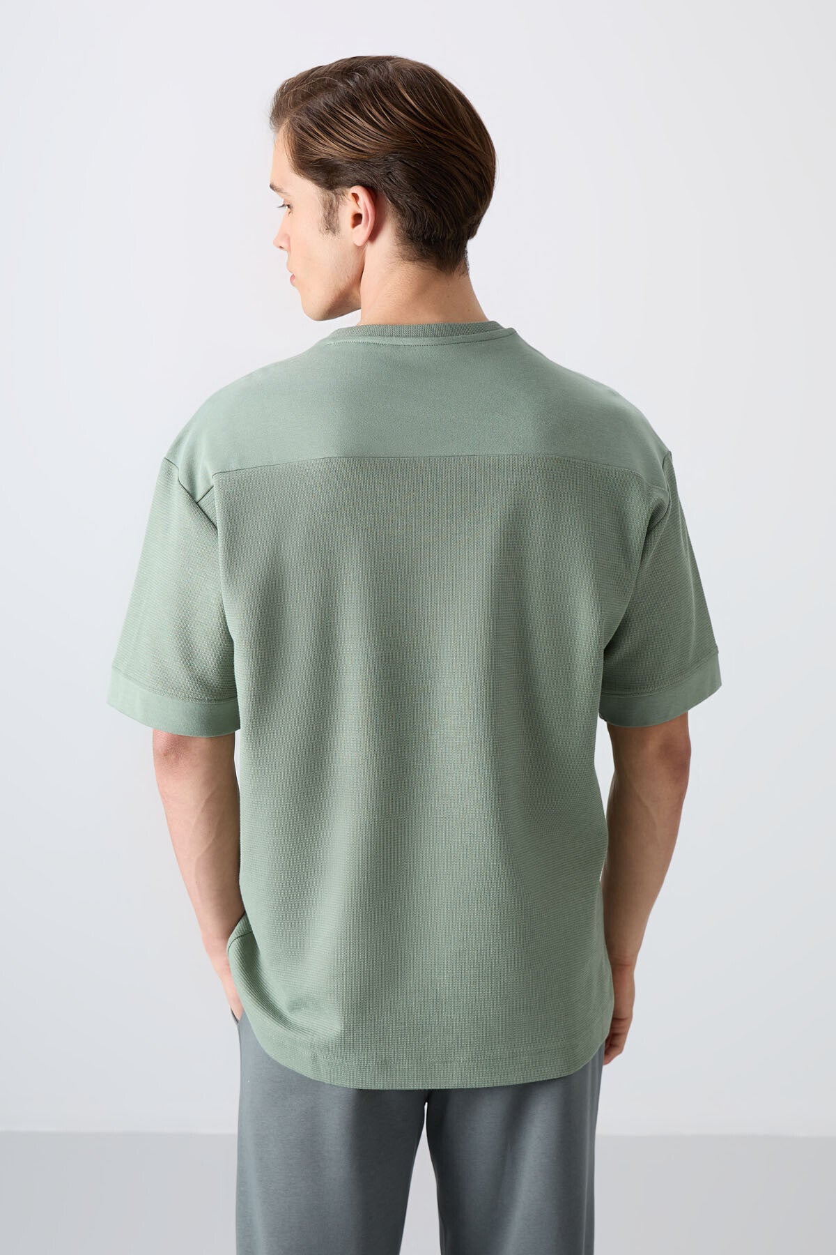 Açık Yeşil Pamuklu Kalın Yüzeyi Dokulu Oversize Fit Basic Erkek T-Shirt - 88340