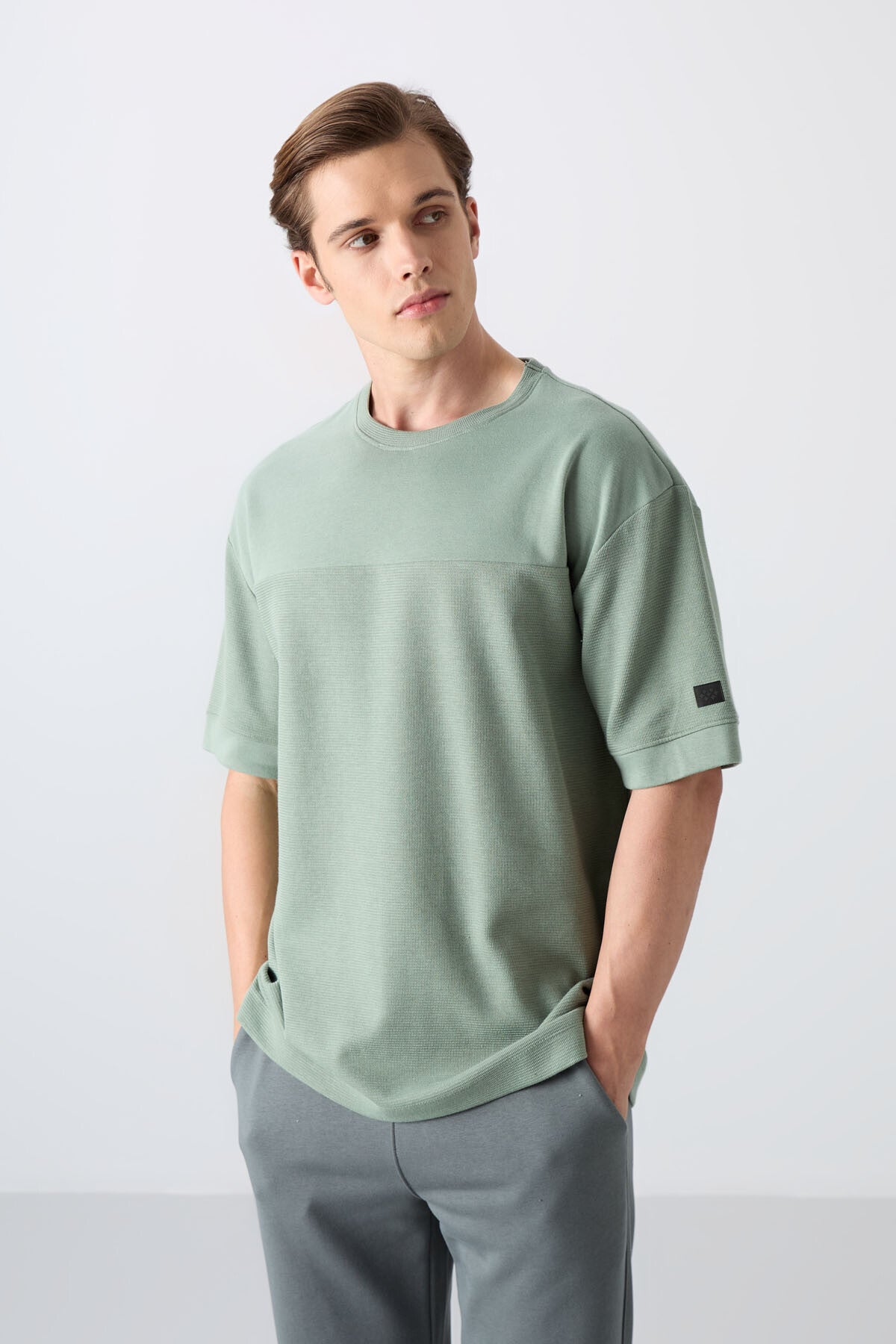 Açık Yeşil Pamuklu Kalın Yüzeyi Dokulu Oversize Fit Basic Erkek T-Shirt - 88340