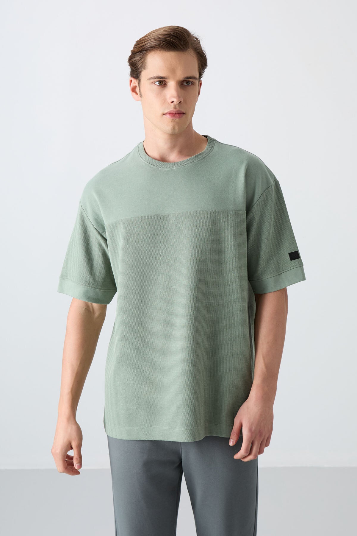 Açık Yeşil Pamuklu Kalın Yüzeyi Dokulu Oversize Fit Basic Erkek T-Shirt - 88340