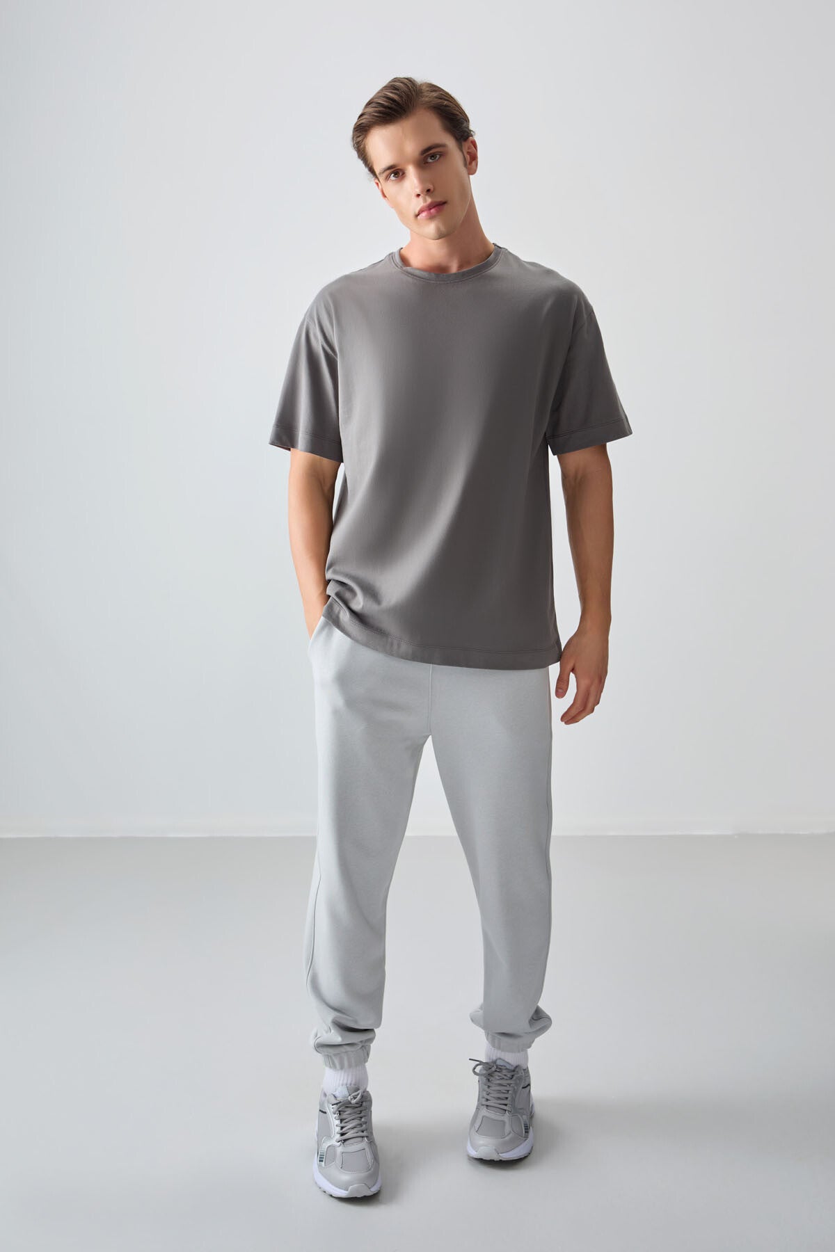 Koyu Gri %100 Pamuk Kalın Yumuşak Dokulu Oversize Fit Basic Erkek T-Shirt - 88353