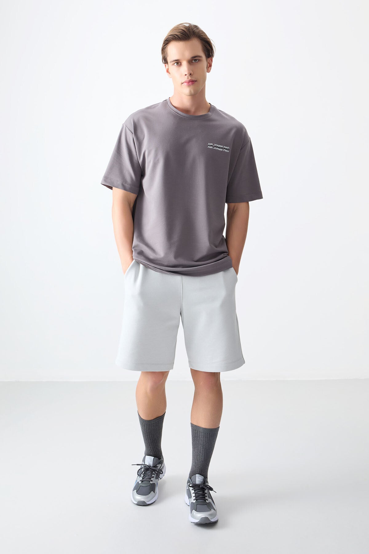 Koyu Gri Pamuklu Kalın Yumuşak Dokulu Oversize Fit Baskılı Erkek T-Shirt - 88375