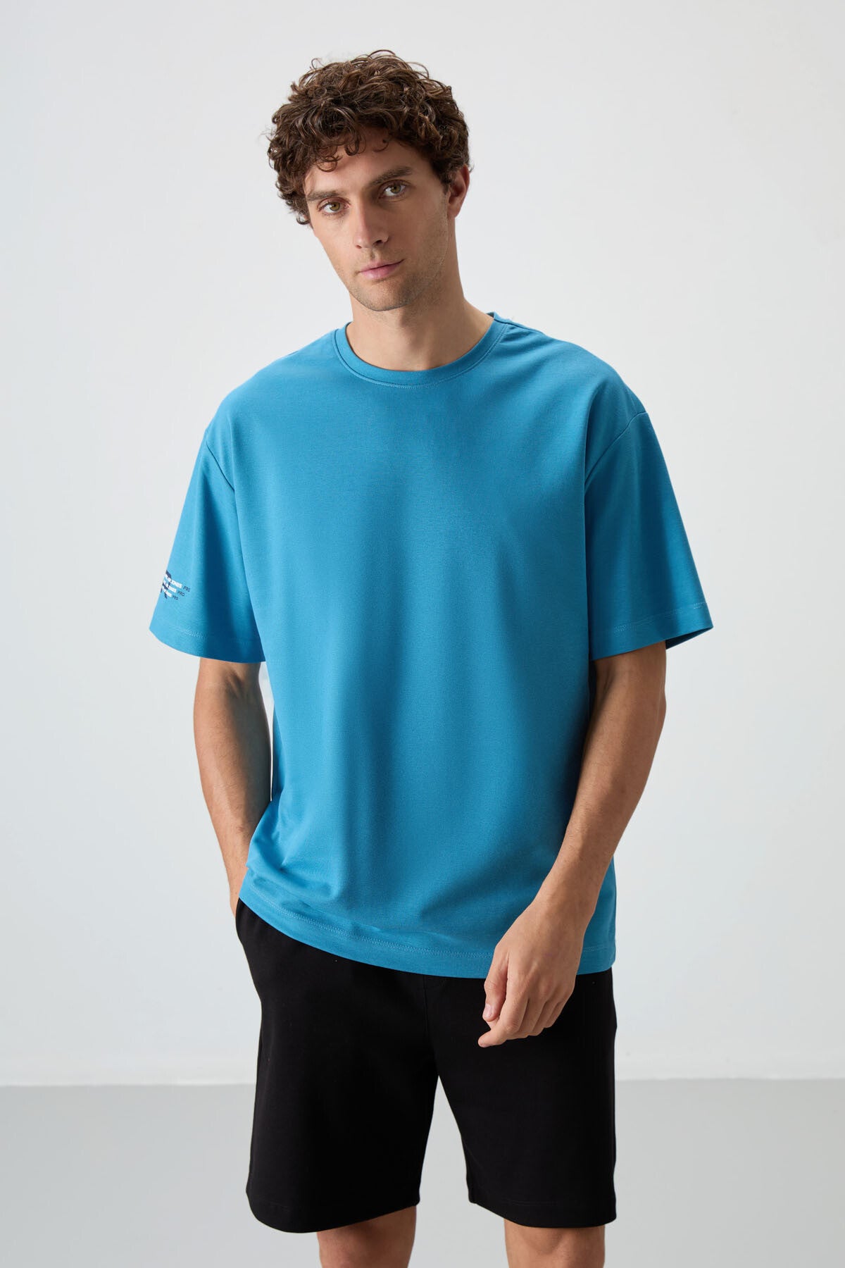 Petrol Mavi Pamuklu Kalın Yüzeyi Dokulu Oversize Fit  Baskılı Erkek T-Shirt - 88369