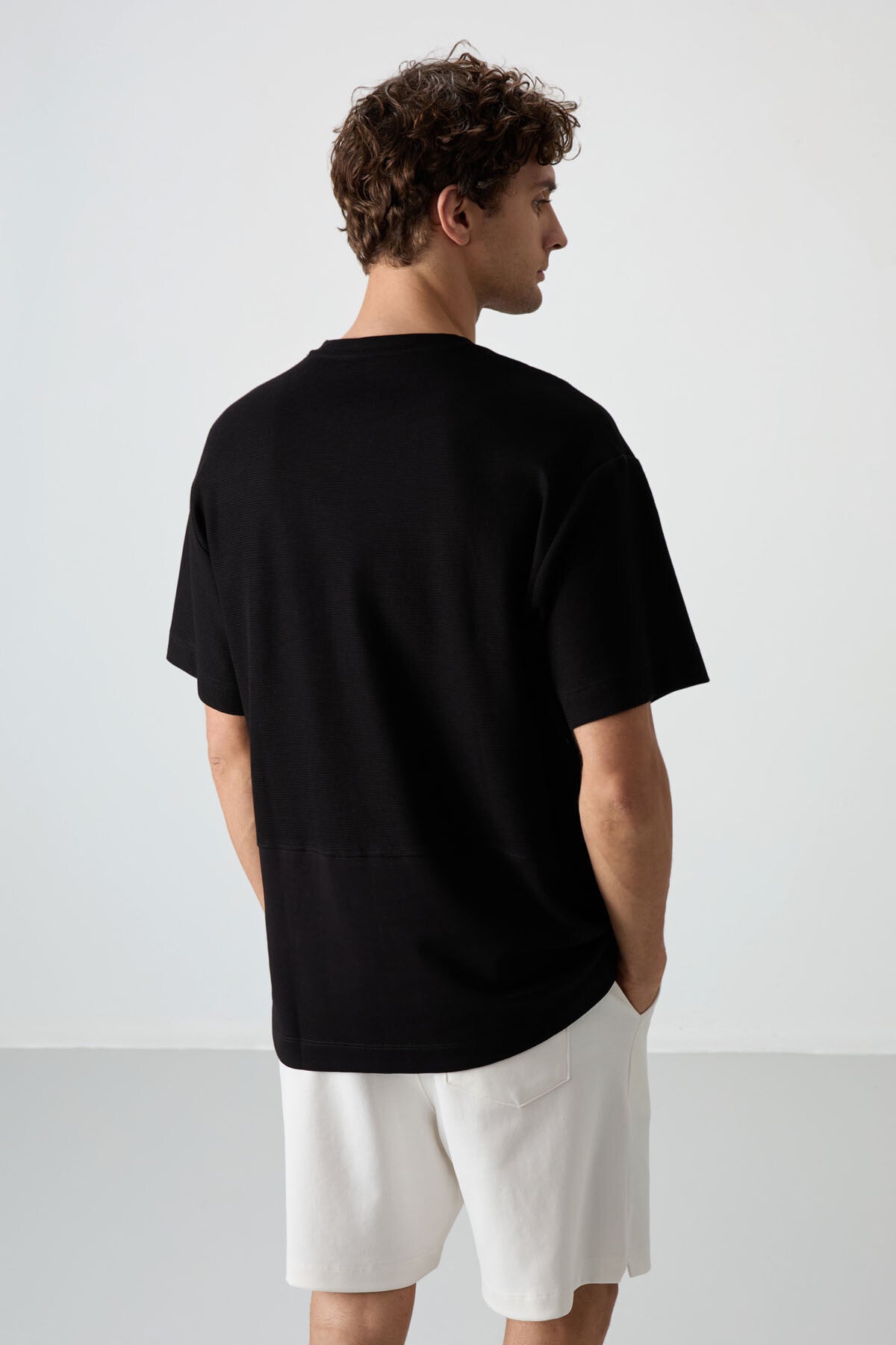 Siyah Pamuklu Kalın Yüzeyi Dokulu Oversize Fit Basic Erkek T-Shirt - 88337