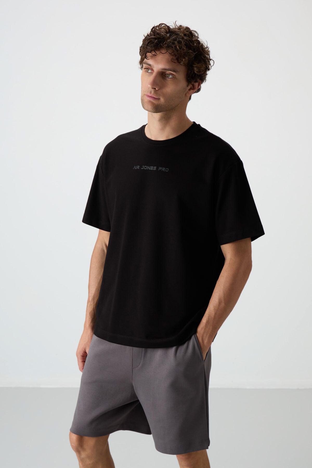 Siyah Pamuklu Kalın Yüzeyi Dokulu Oversize Fit  Baskılı Erkek T-Shirt - 88364