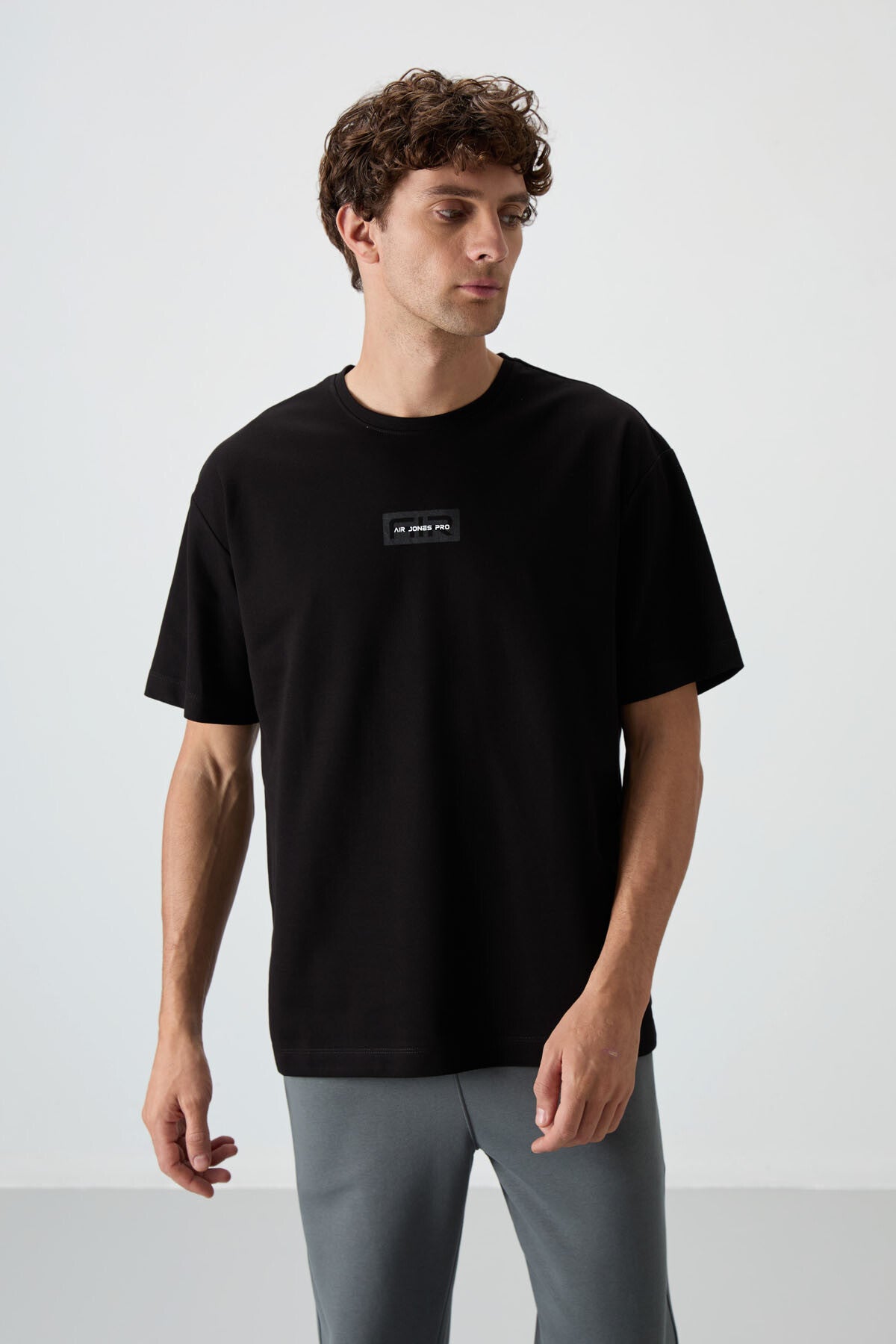 Siyah Pamuklu Kalın Yüzeyi Dokulu Oversize Fit  Baskılı Erkek T-Shirt - 88367