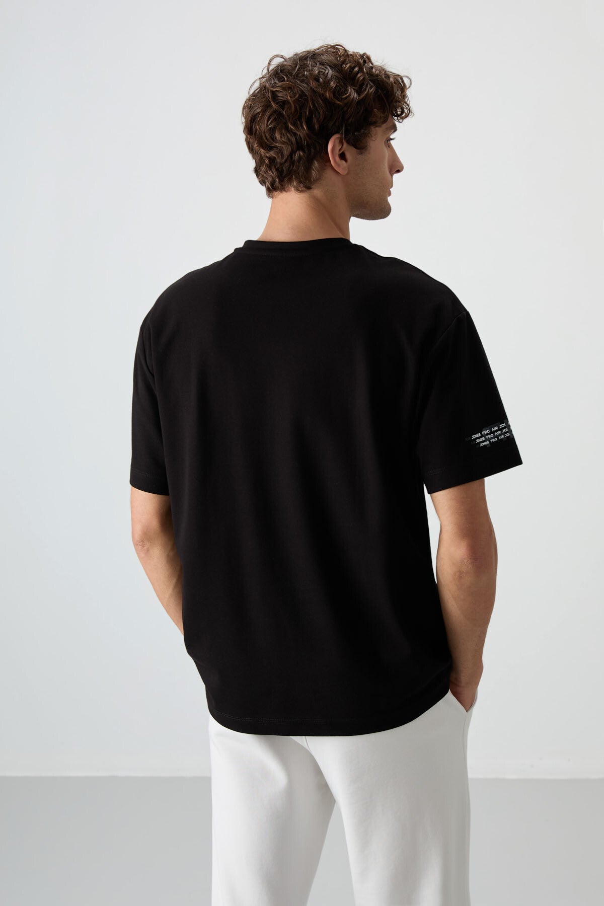 Siyah Pamuklu Kalın Yüzeyi Dokulu Oversize Fit  Baskılı Erkek T-Shirt - 88369