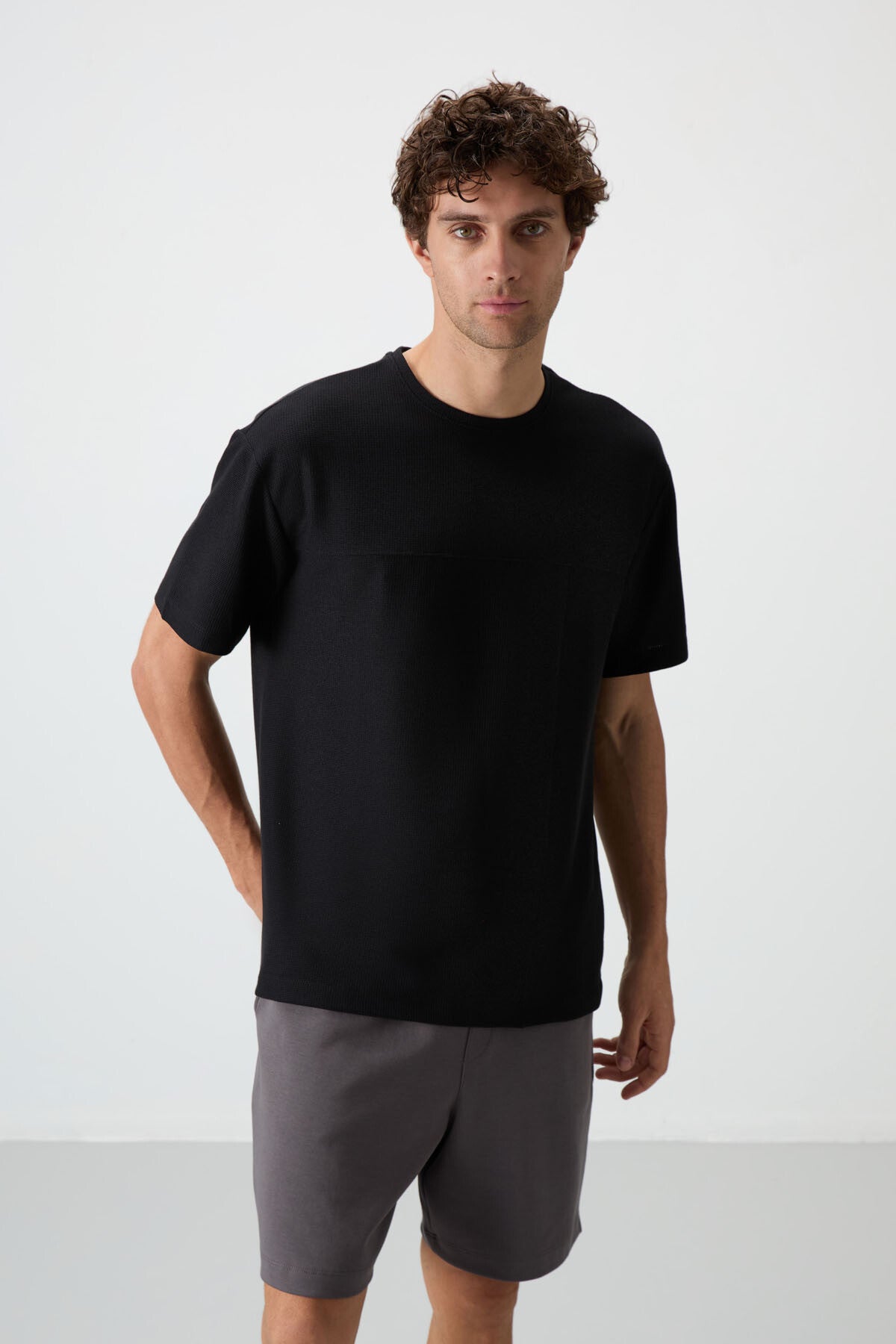 Siyah Waffle İnterlok Yüzeyi Dokulu Oversize Fit Basic Erkek T-Shirt - 88380