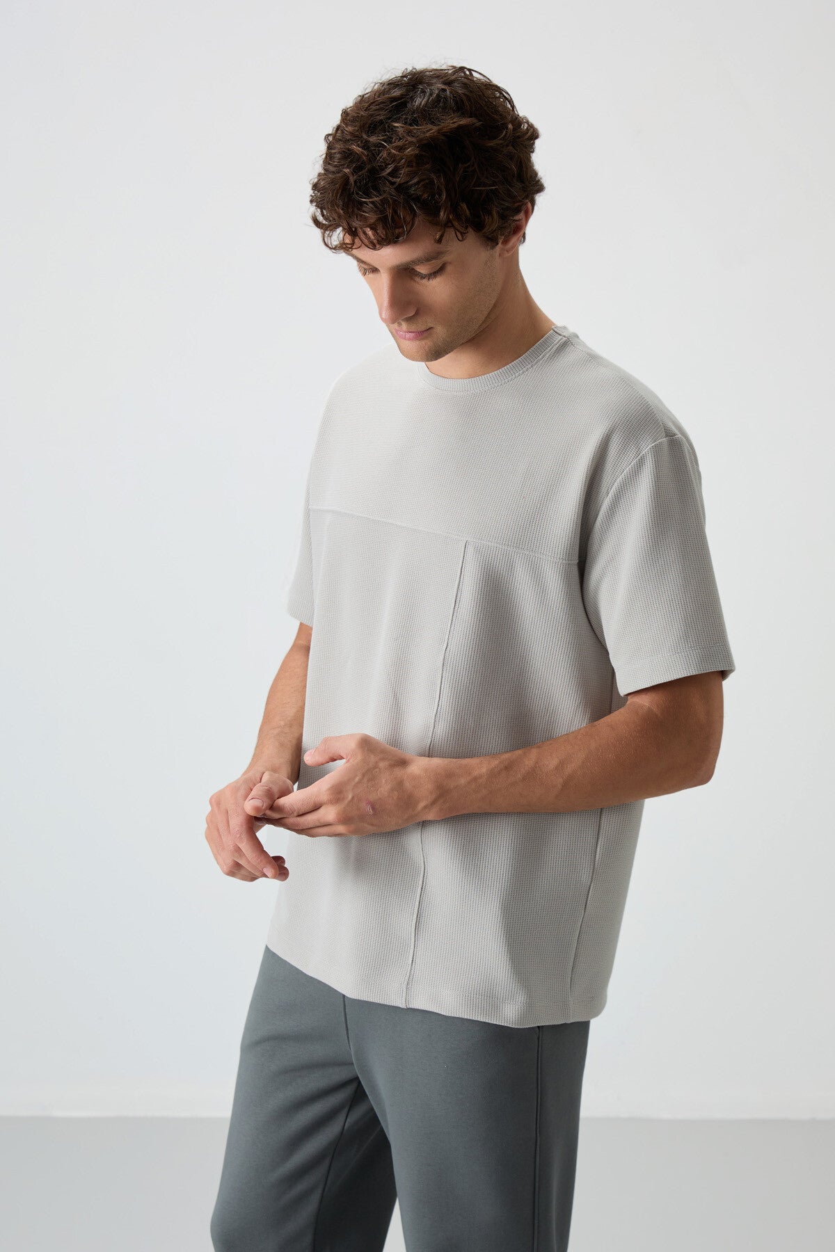 Taş Waffle İnterlok Yüzeyi Dokulu Oversize Fit Basic Erkek T-Shirt - 88380