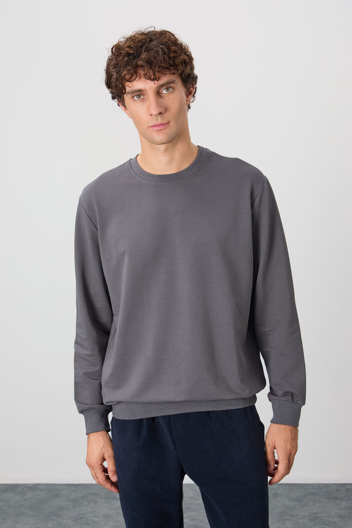 Koyu Gri Pamuk Yumuşak Dokulu Standart Fit Basic Erkek Sweatshirt - 88363