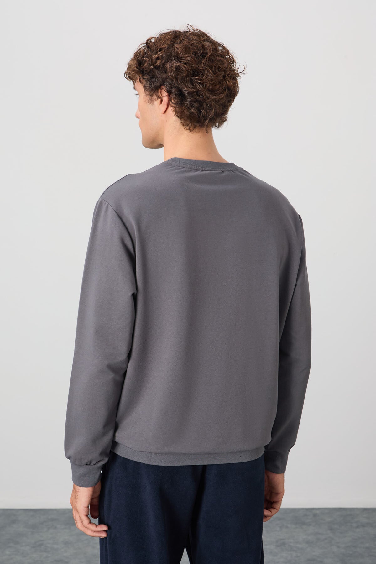 Koyu Gri Pamuk Yumuşak Dokulu Standart Fit Basic Erkek Sweatshirt - 88363