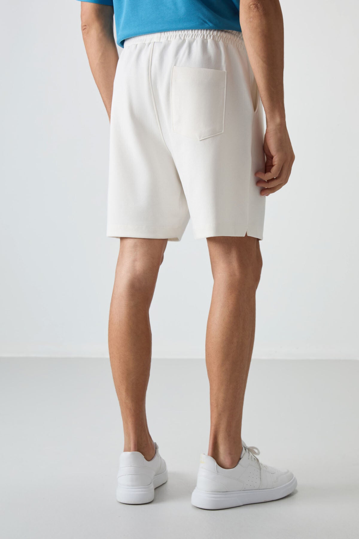 Ekru Pamuklu Kalın Yumuşak Dokulu Comfort Fit Basic Erkek Şort - 81274