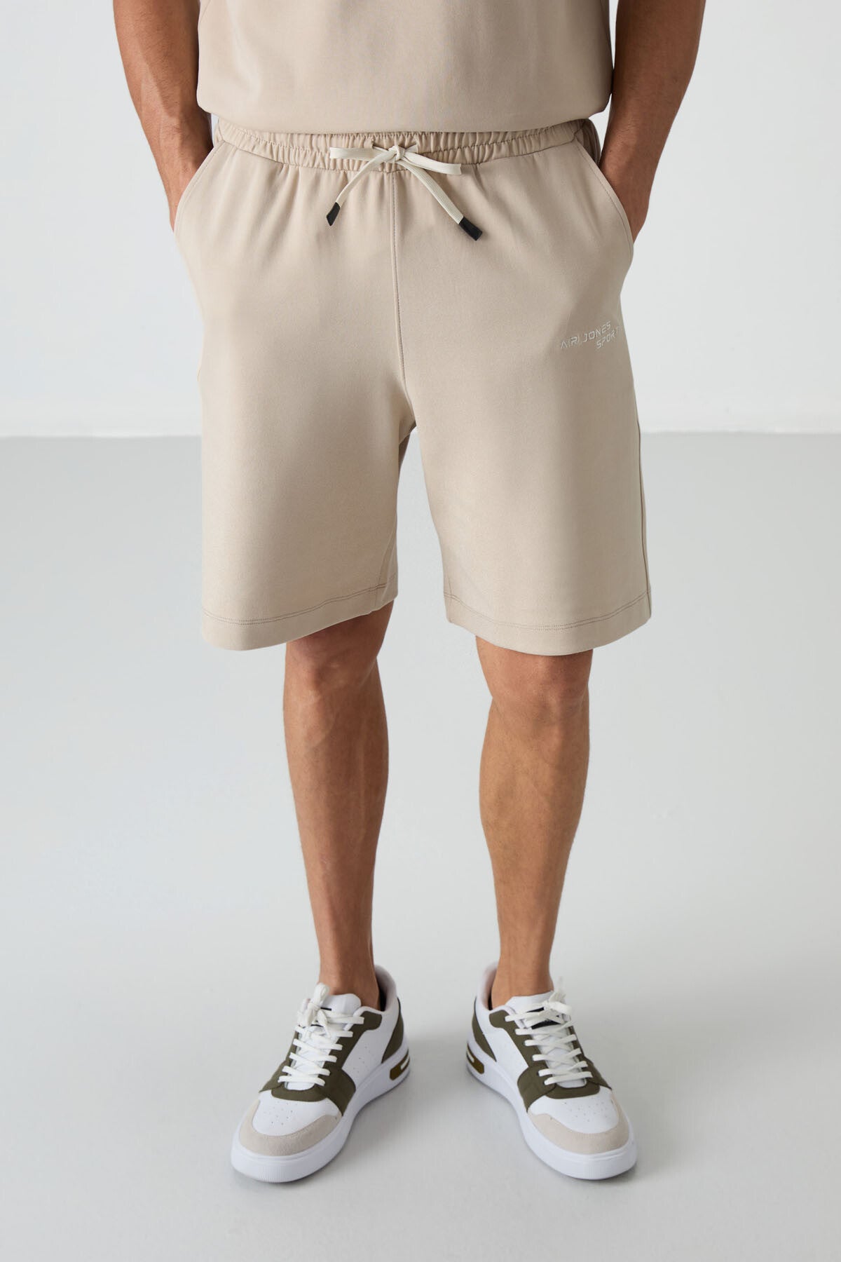 Bej Pamuklu Kalın Yumuşak Dokulu Oversize Fit Nakışlı Erkek Şort Takım - 85250