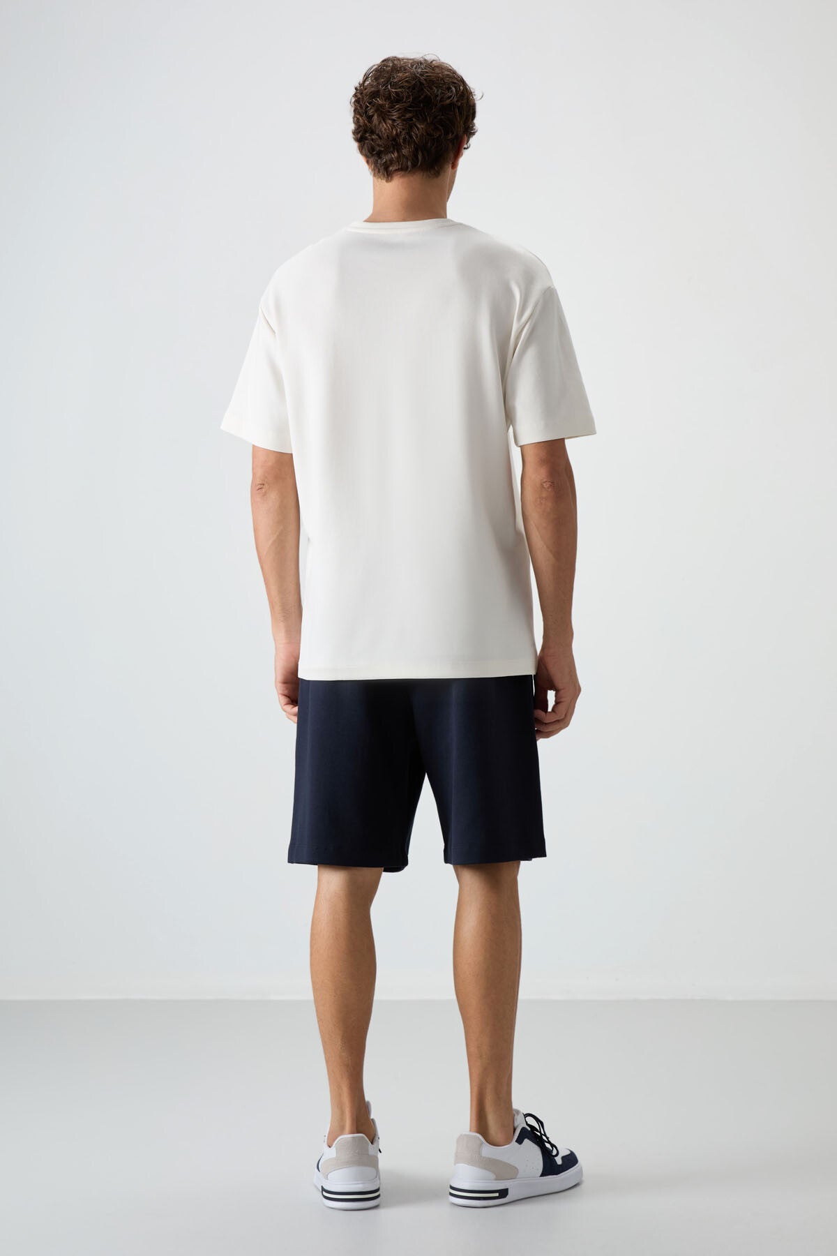 Ekru - Lacivert Pamuklu Kalın Yumuşak Dokulu Oversize Fit Basic Erkek Şort Takım - 85249