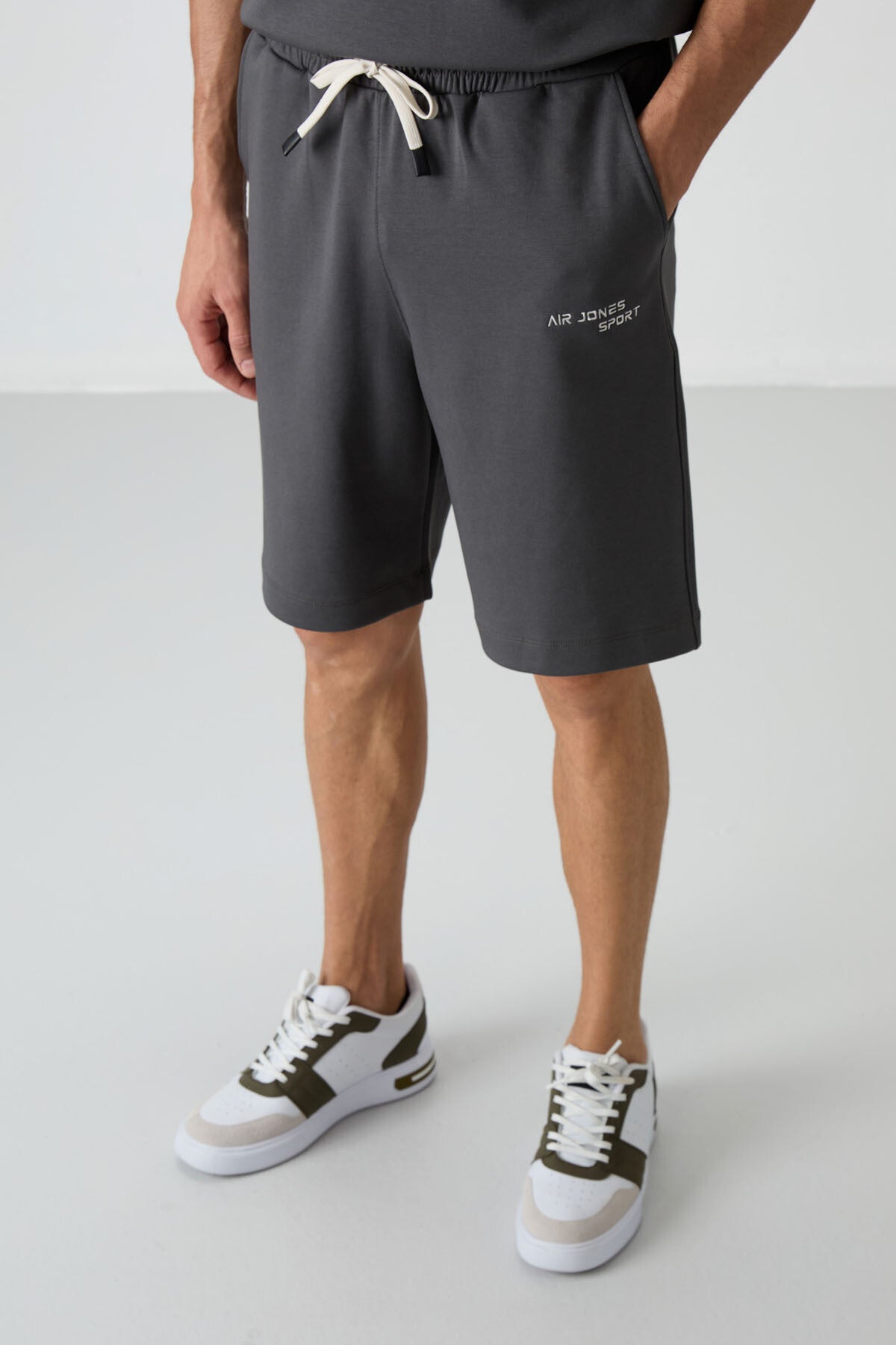 Haki Pamuklu Kalın Yumuşak Dokulu Oversize Fit Nakışlı Erkek Şort Takım - 85250