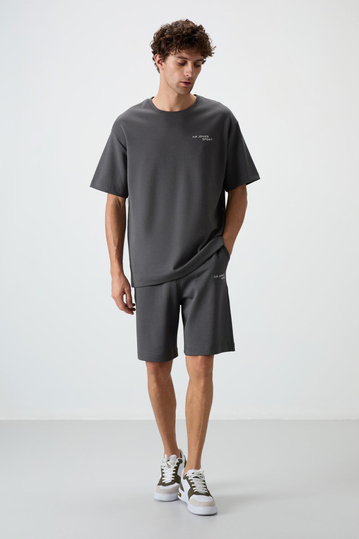 Haki Pamuklu Kalın Yumuşak Dokulu Oversize Fit Nakışlı Erkek Şort Takım - 85250