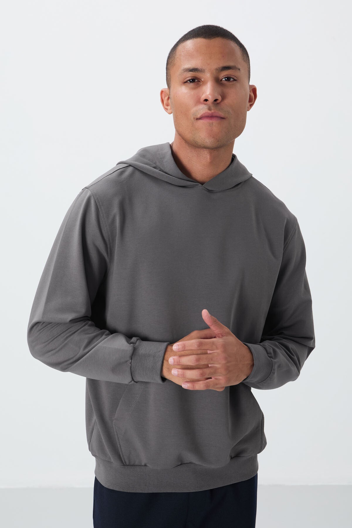 Koyu Gri Pamuk Yumuşak Dokulu Kapüşonlu Standart Fit Basic Erkek Sweatshirt - 88362