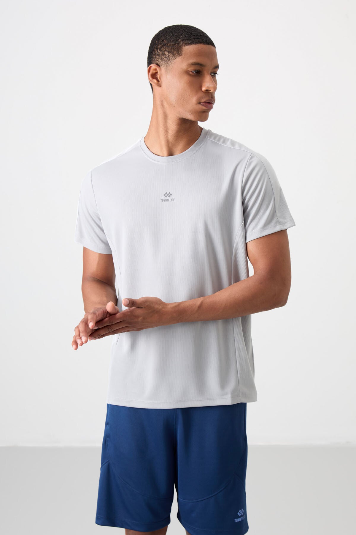 Gri Nefes Alan Dokulu İnce Esnek Standart Fit Erkek Performans T-Shirt - 88390