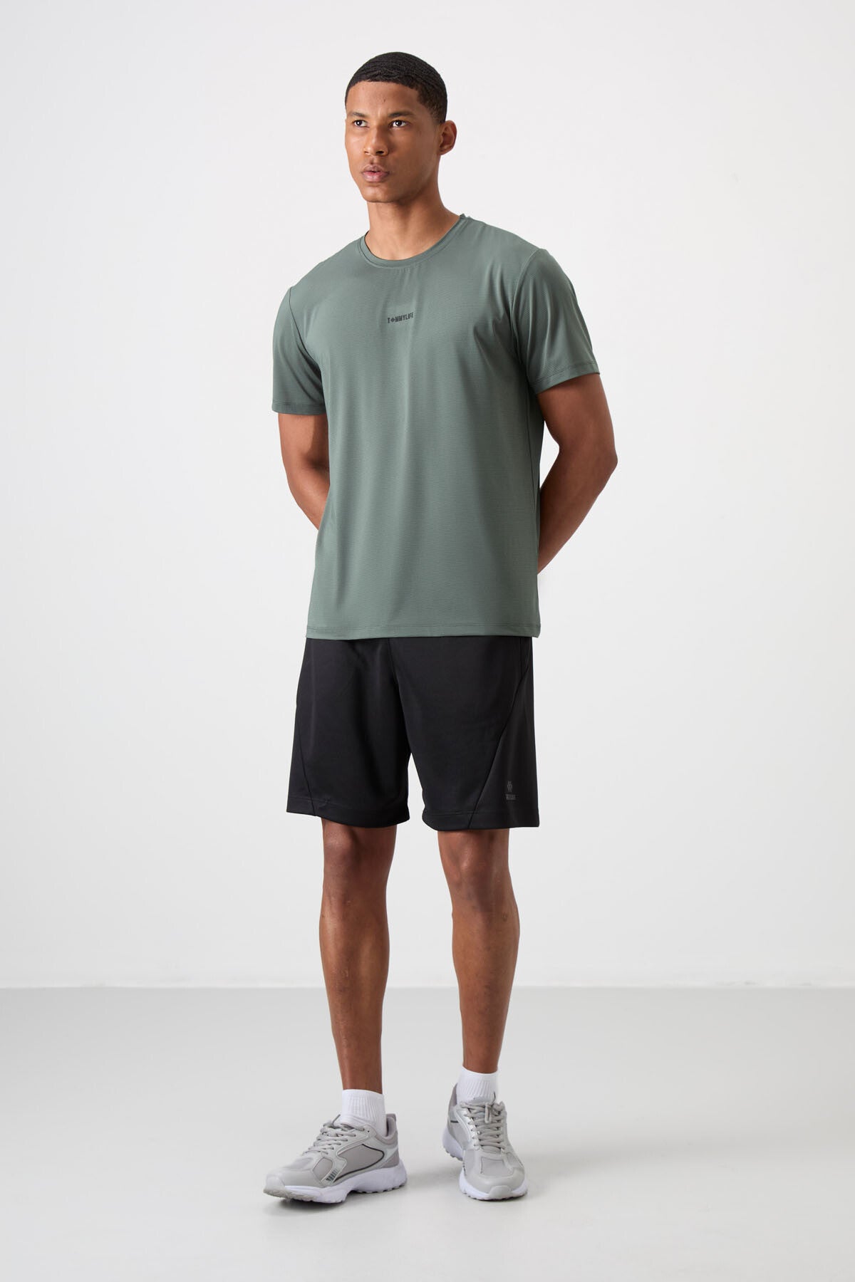 Haki Nefes Alan Dokulu İnce Esnek Standart Fit Erkek Performans T-Shirt - 88384
